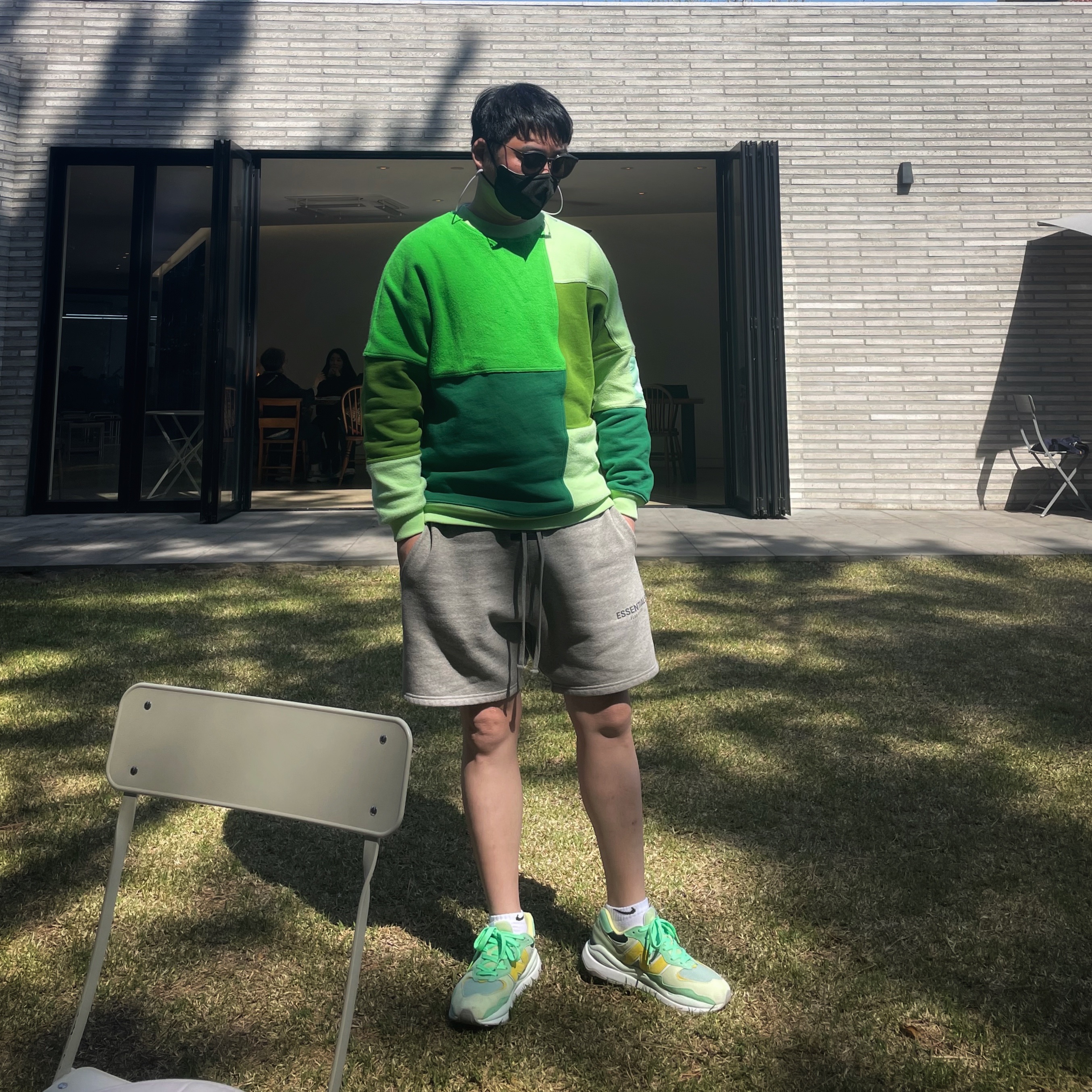Palace Colour Block Crew Greens - 22SS, New Balance x Staud 5740 Green 착용 스타일