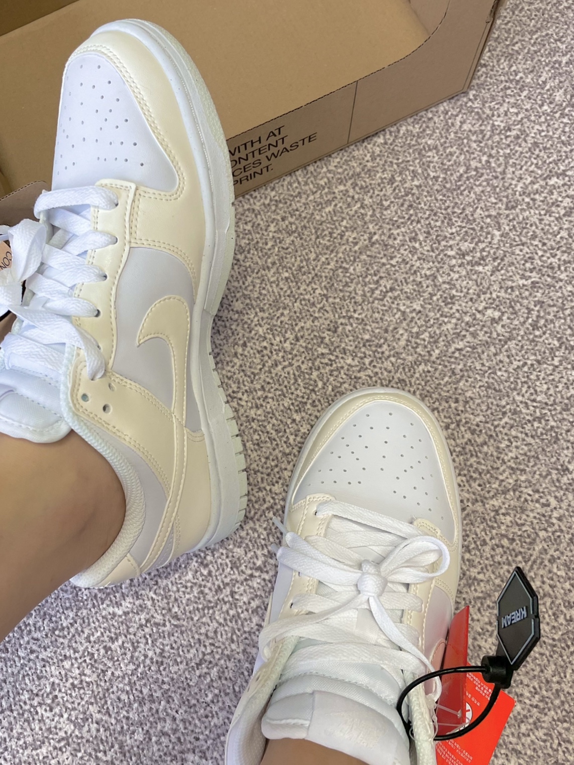 (W) Nike Dunk Low Next Nature Sail 착용 스타일 - 1