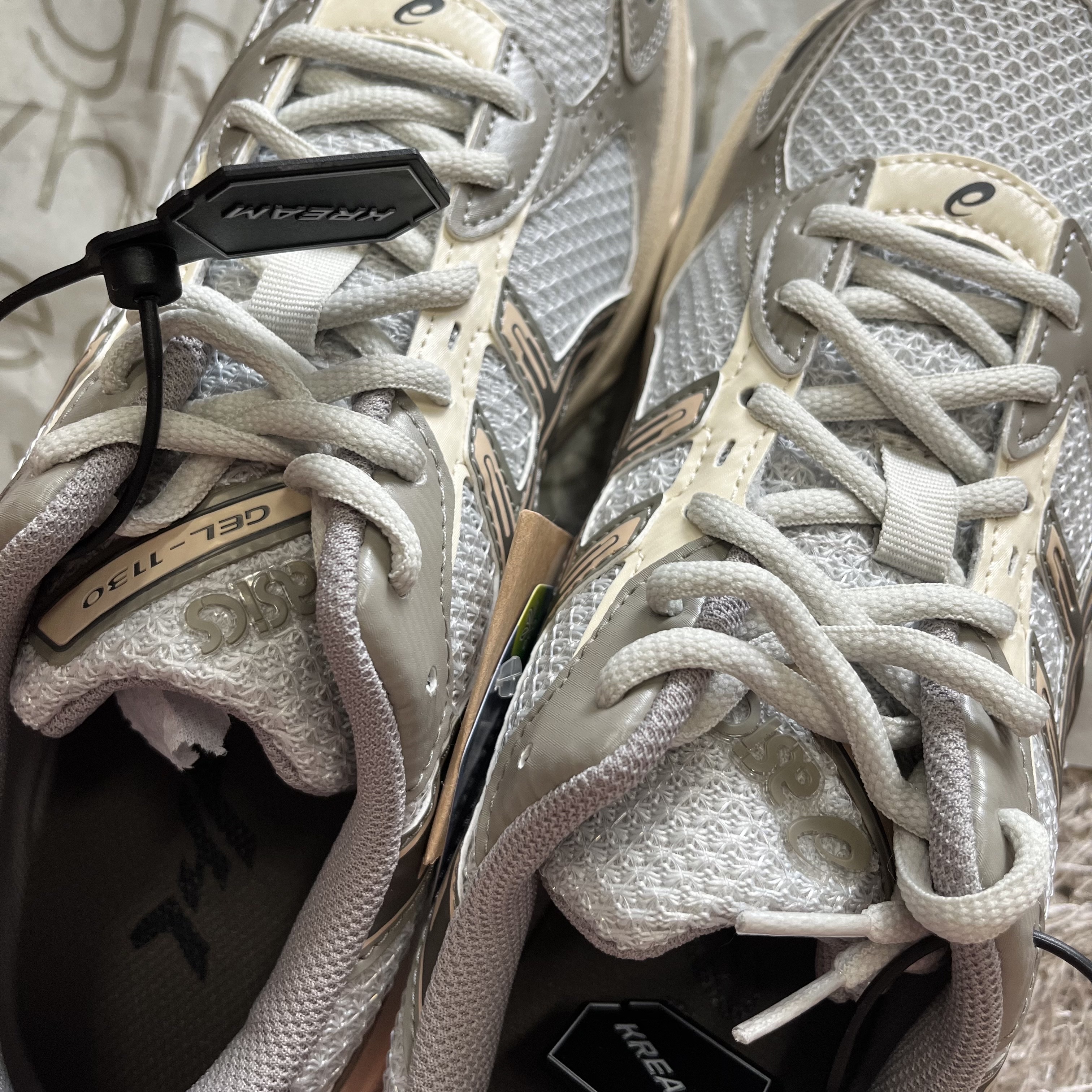 Asics x I4P Gel-1130 Glacier Grey Mink 착용 스타일 - 2