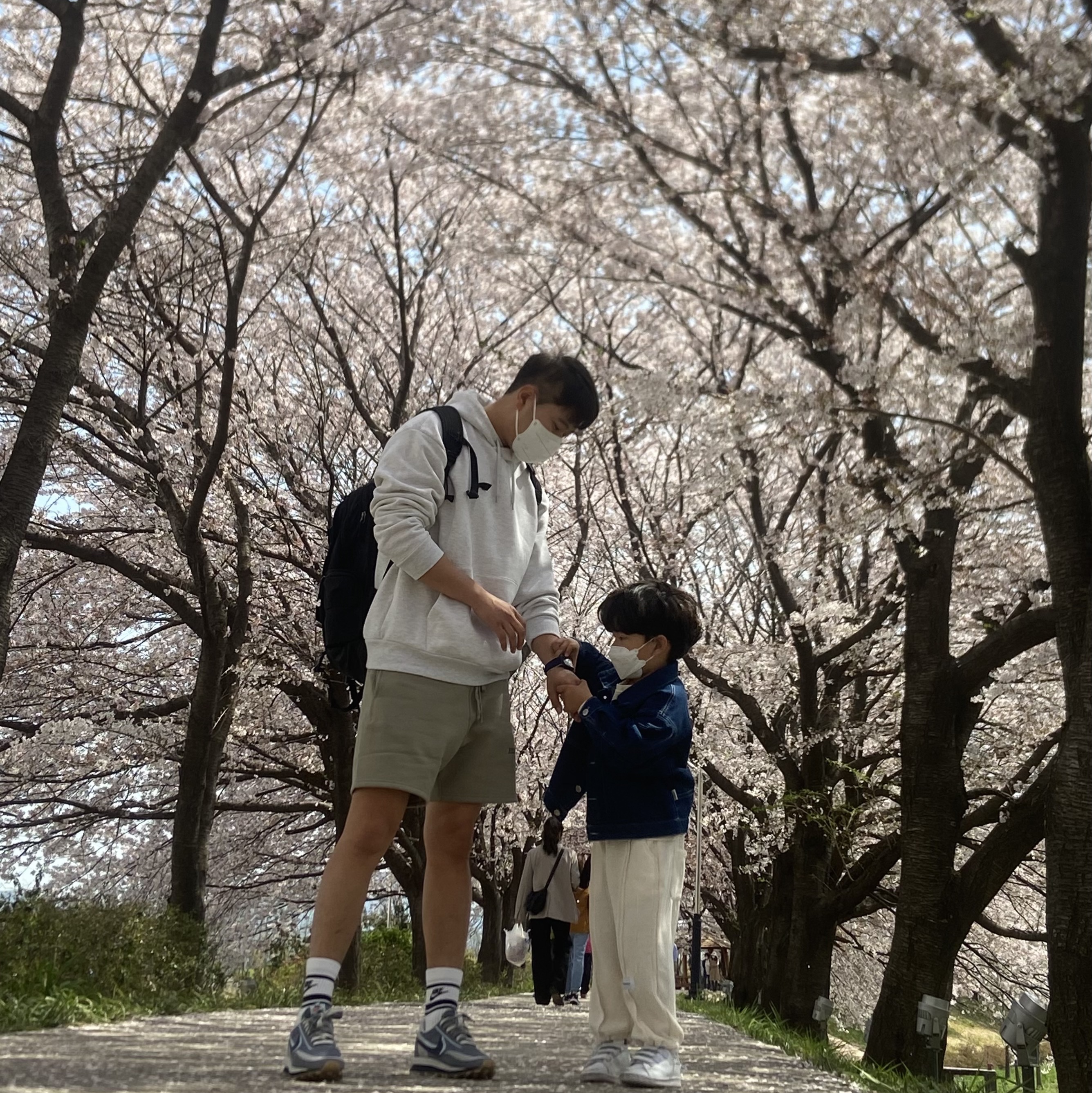 Nike x Sacai x Clot LDWaffle Cool Grey, Essentials Sweatshorts Pistachio - 21FW 착용 스타일 - 2
