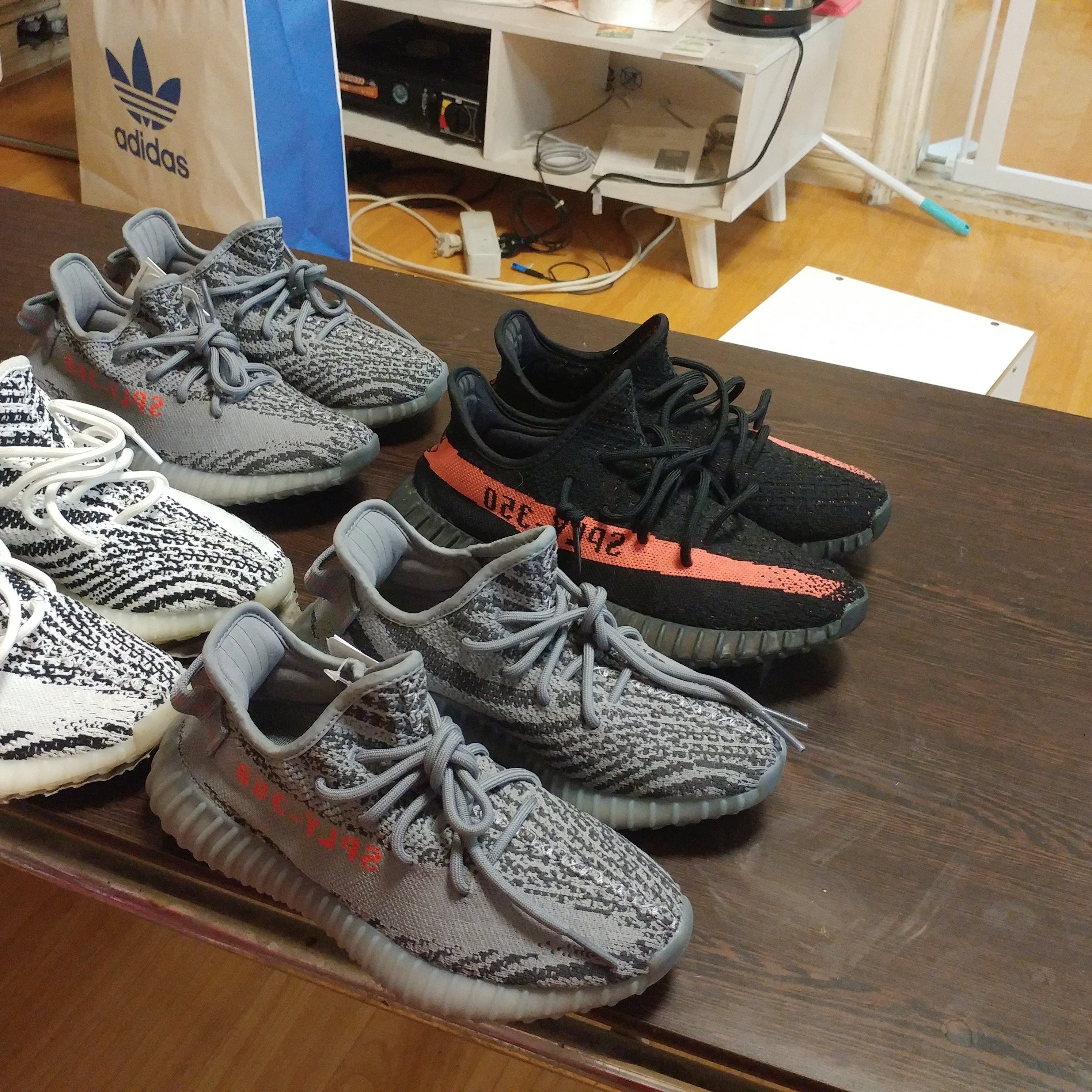 Adidas Yeezy Boost 350 V2 Blue Tint 2017, Adidas Yeezy Boost 350 V2 Zebra 2017/2019/2020 착용 스타일 - 1