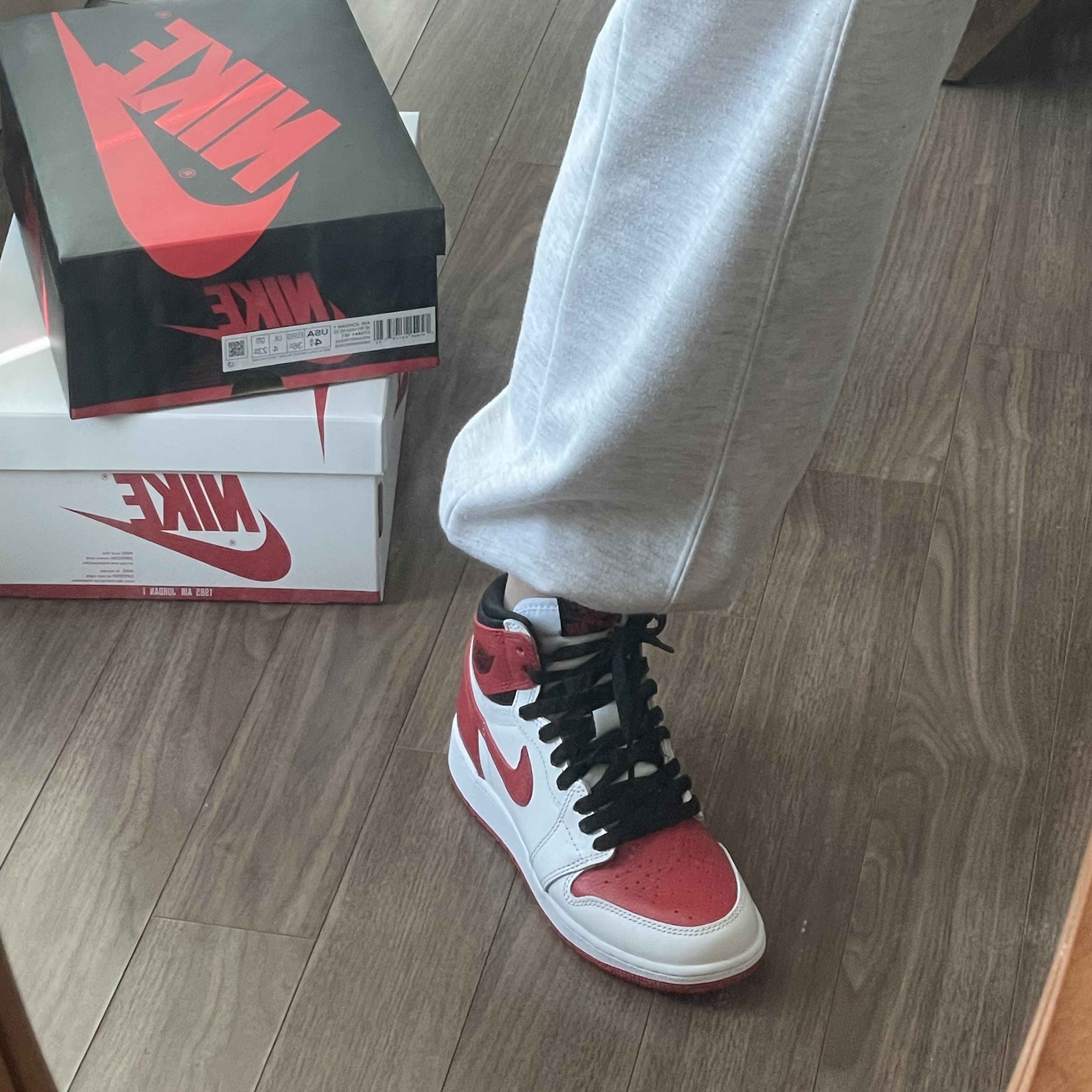 (GS) Jordan 1 Retro High OG Heritage, Jordan 1 Retro High OG Heritage 착용 스타일 - 1