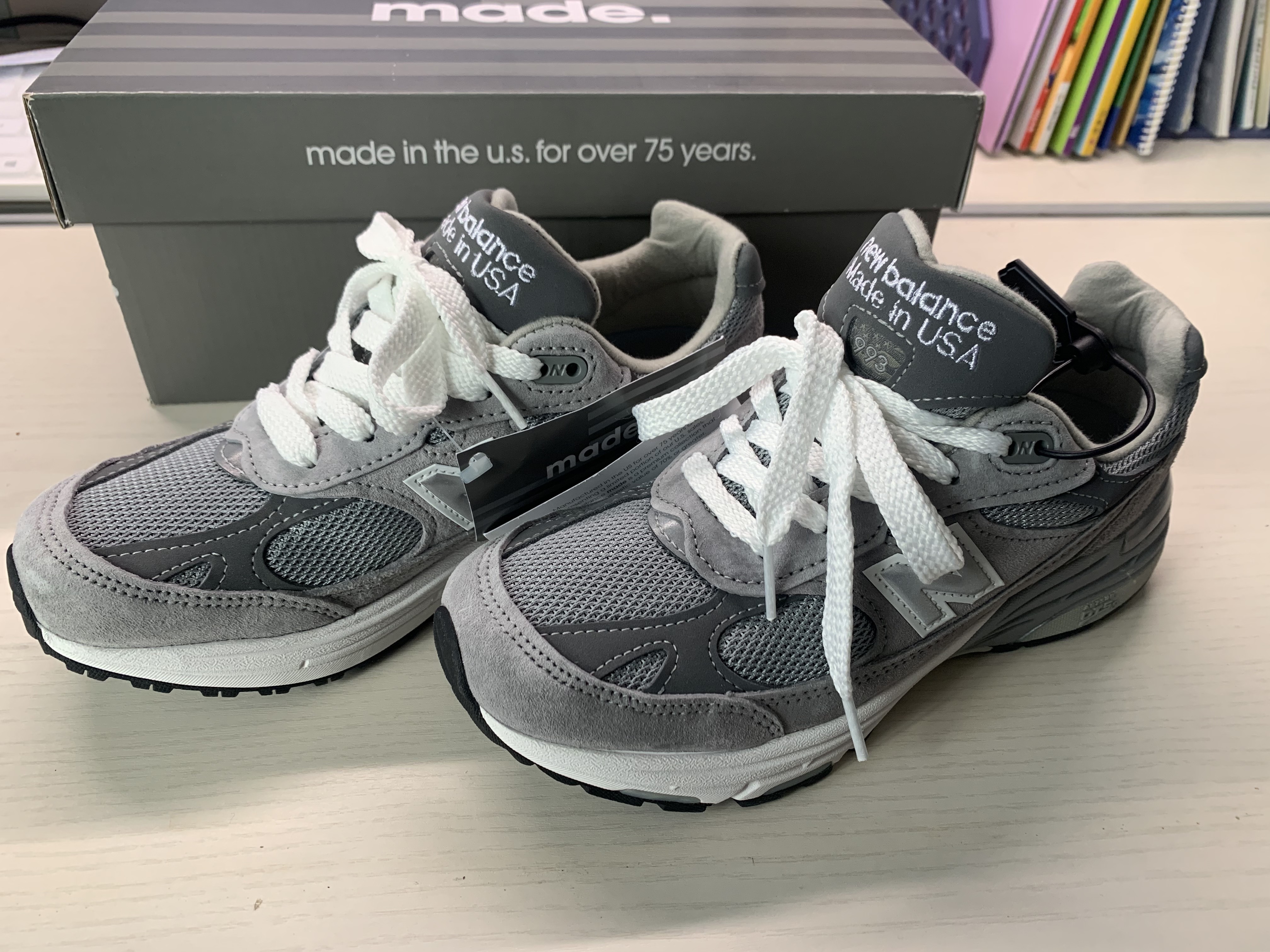 (W) New Balance 993 Made in USA Grey - B Standard 착용 스타일 - 2