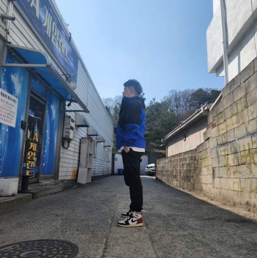 Nike x Drake Nocta x Top Boy Alien Gore-Tex Jacket Blue Black, Jordan 1 x Union Retro High Black Toe 착용 스타일 - 2