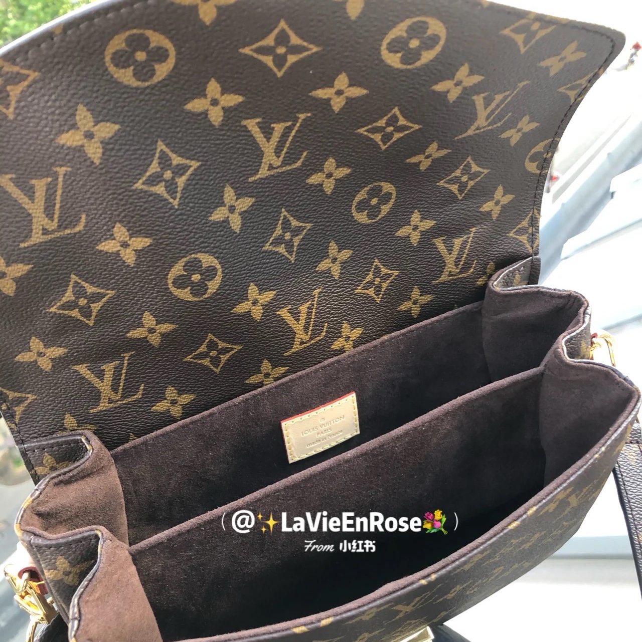 Louis Vuitton Pochette Metis Monogram 착용 스타일 - 5