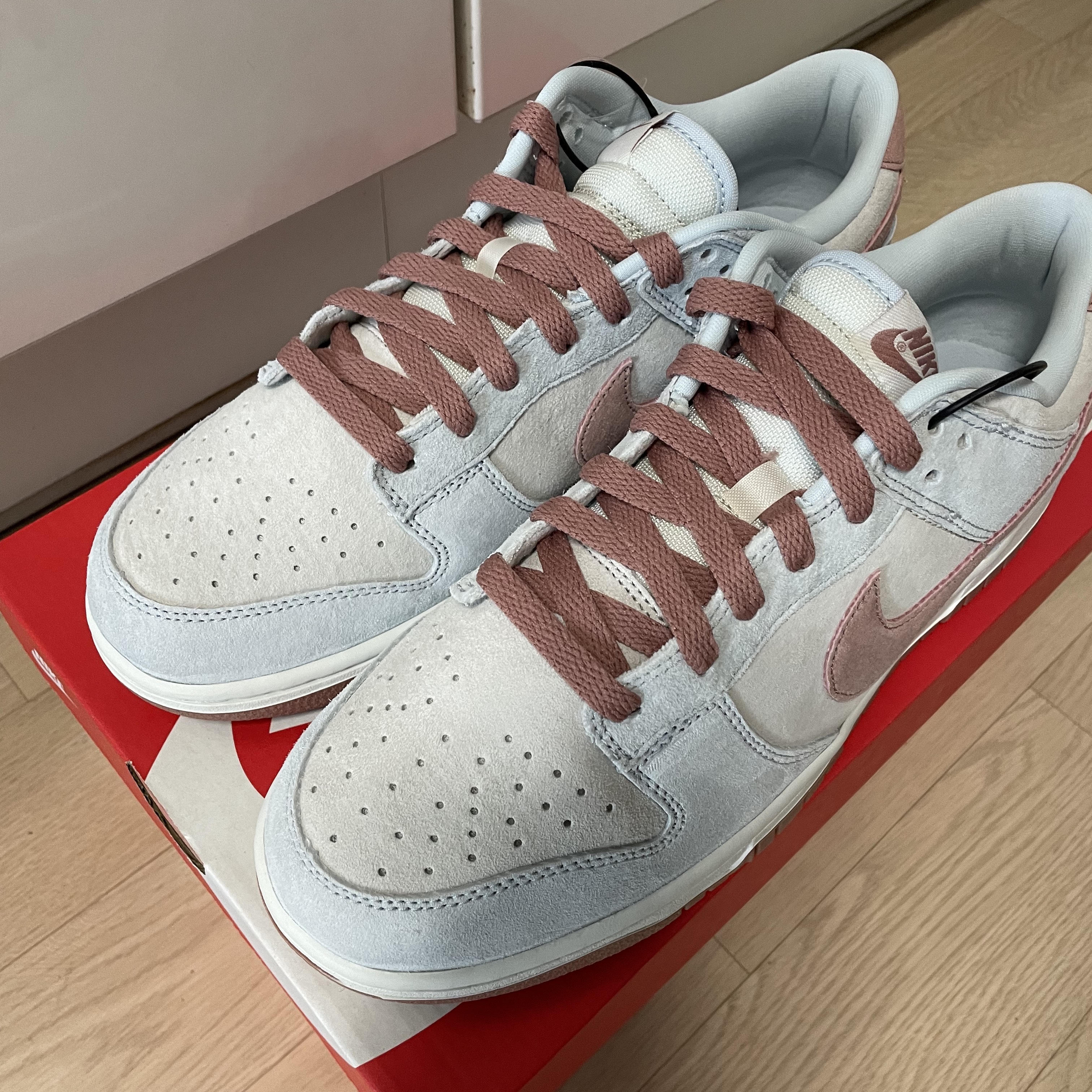 Nike Dunk Low Retro PRM Fossil Rose 착용 스타일 - 4
