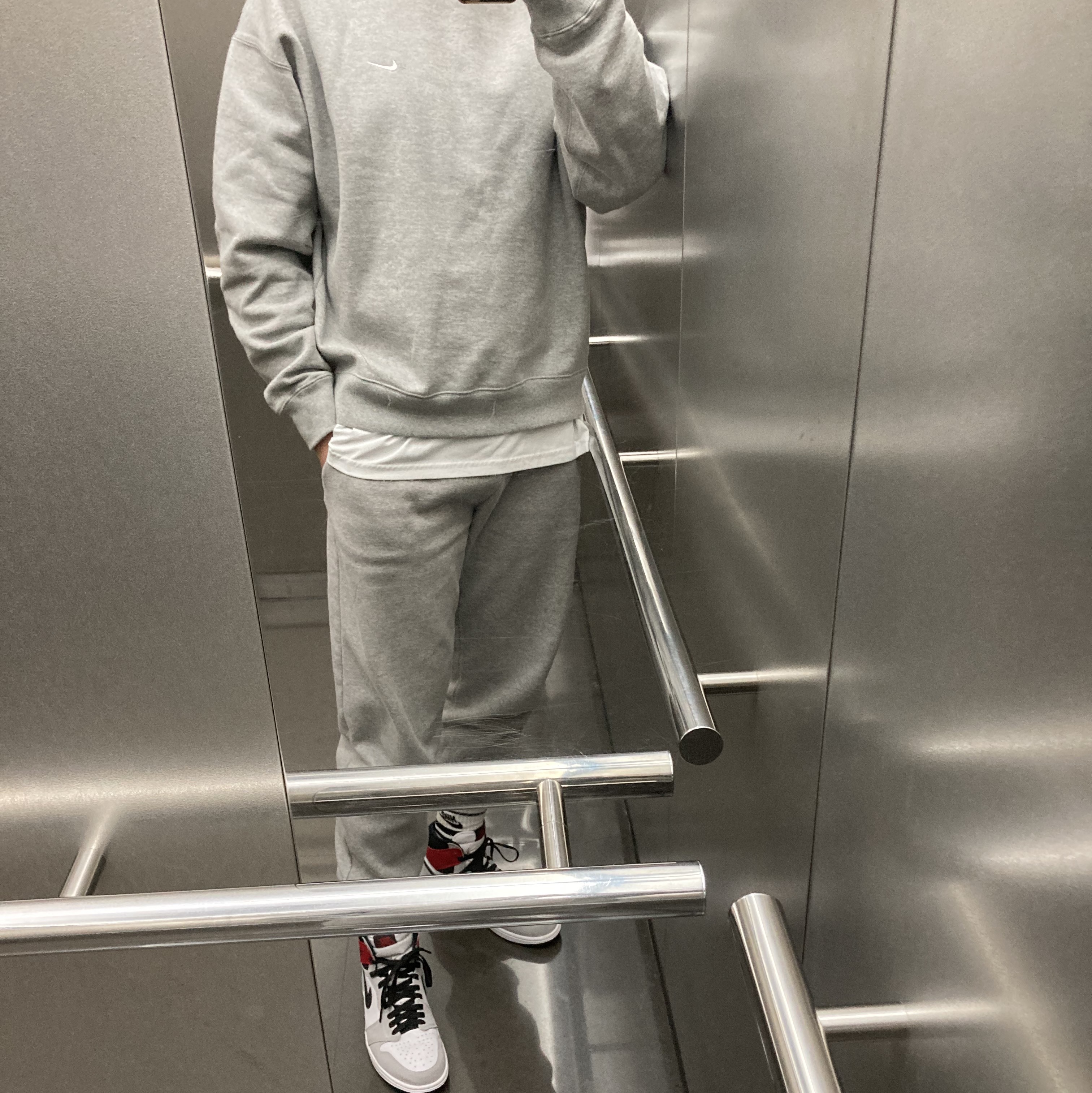 Nike x Sacai VaporWaffle Black and Gum, Nike NRG Solo Swoosh Crew Fleece Black White - Asia 착용 스타일 - 2