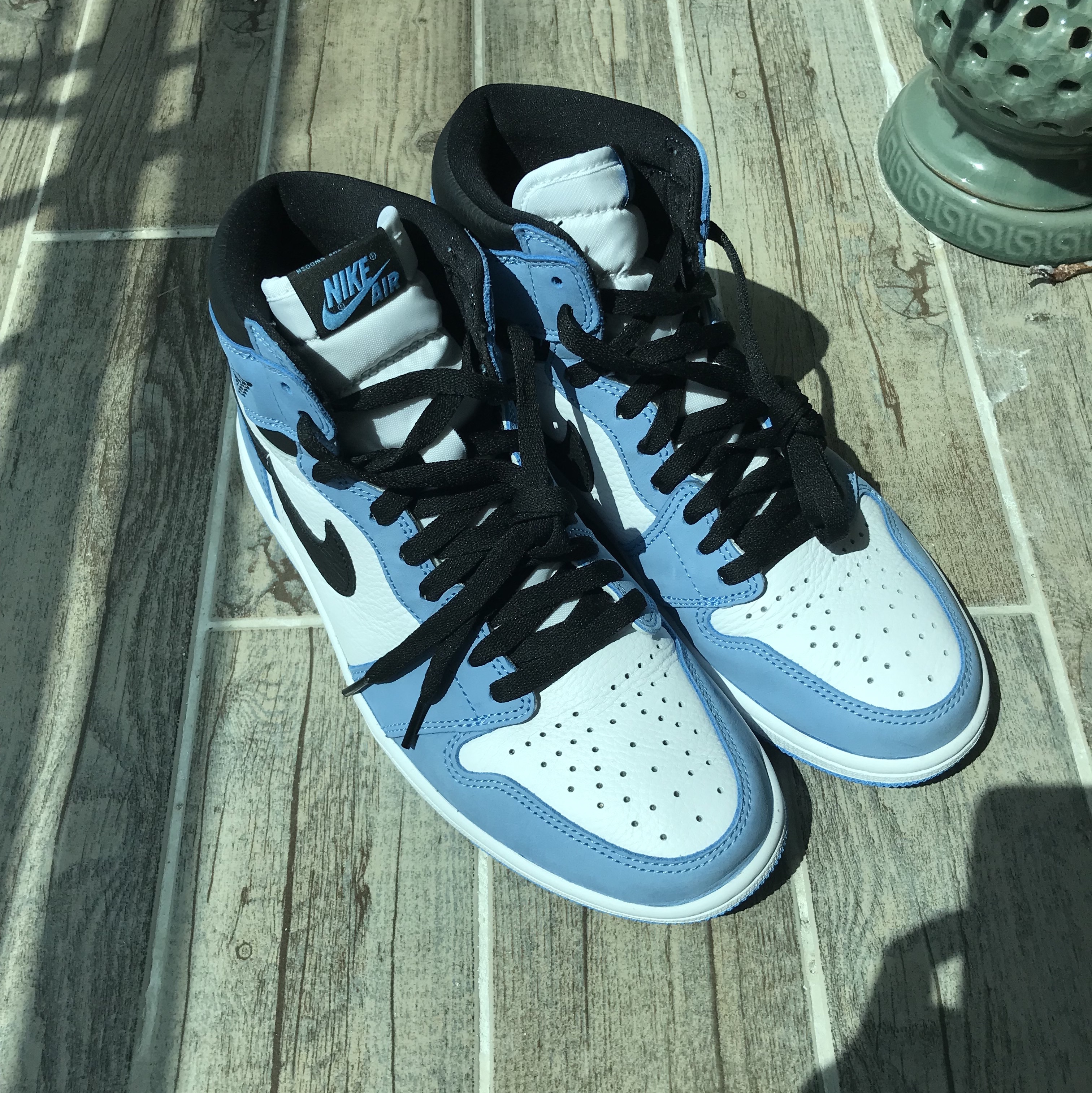 Jordan 1 Retro High OG University Blue 착용 스타일