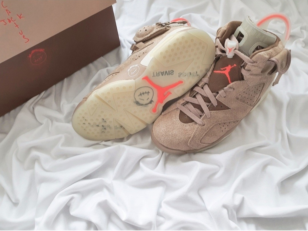 Jordan 6 x Travis Scott Retro SP British Khaki 착용 스타일