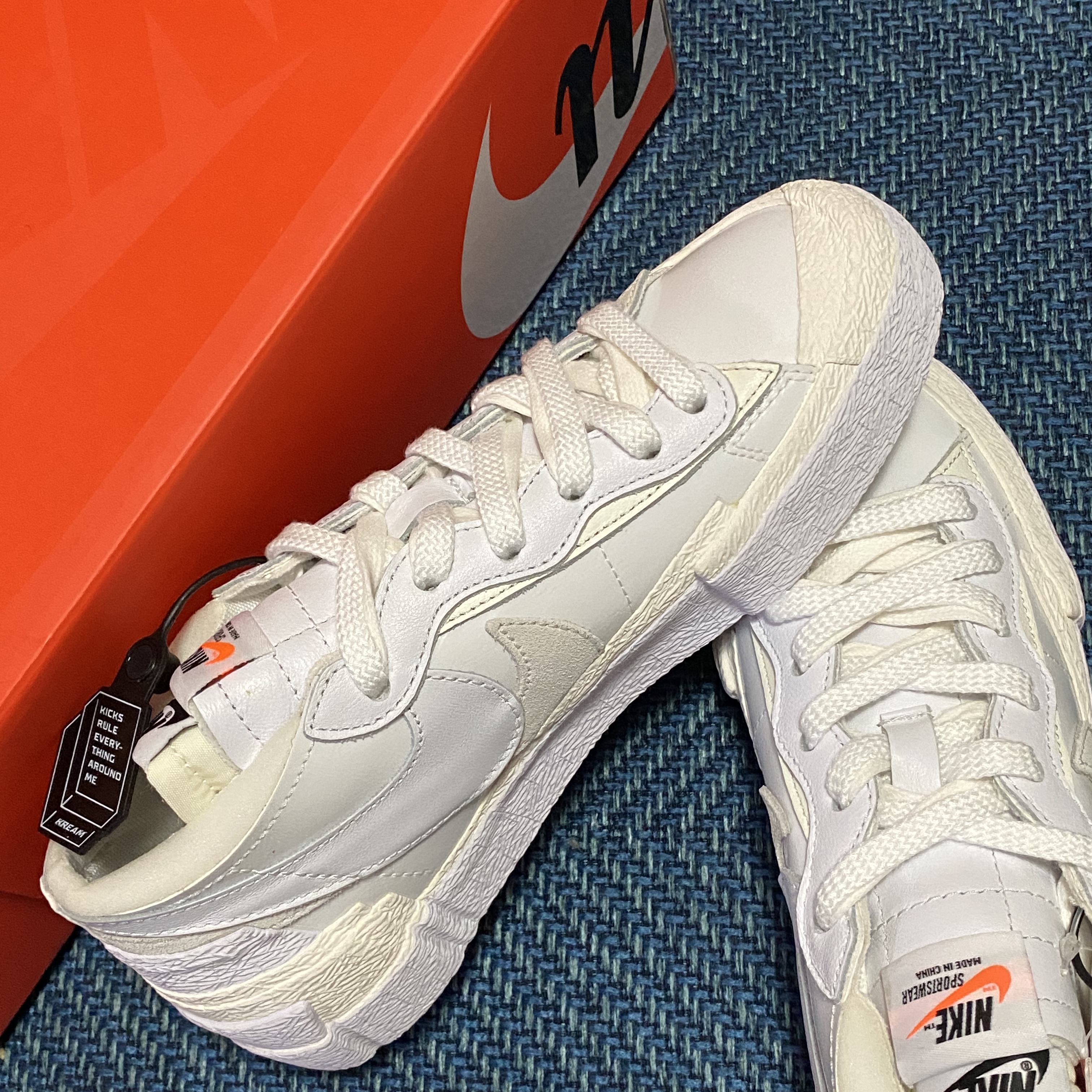 Nike x Sacai Blazer Low White Patent Leather 착용 스타일