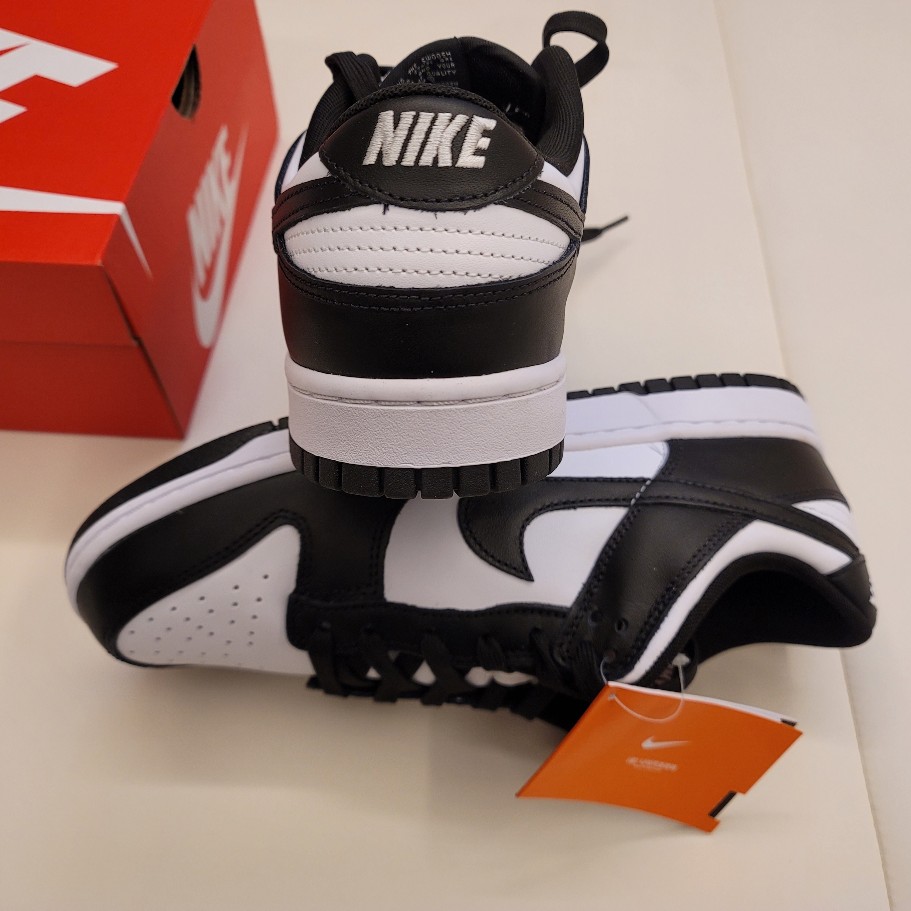 Nike Dunk Low Retro Black 착용 스타일 - 1