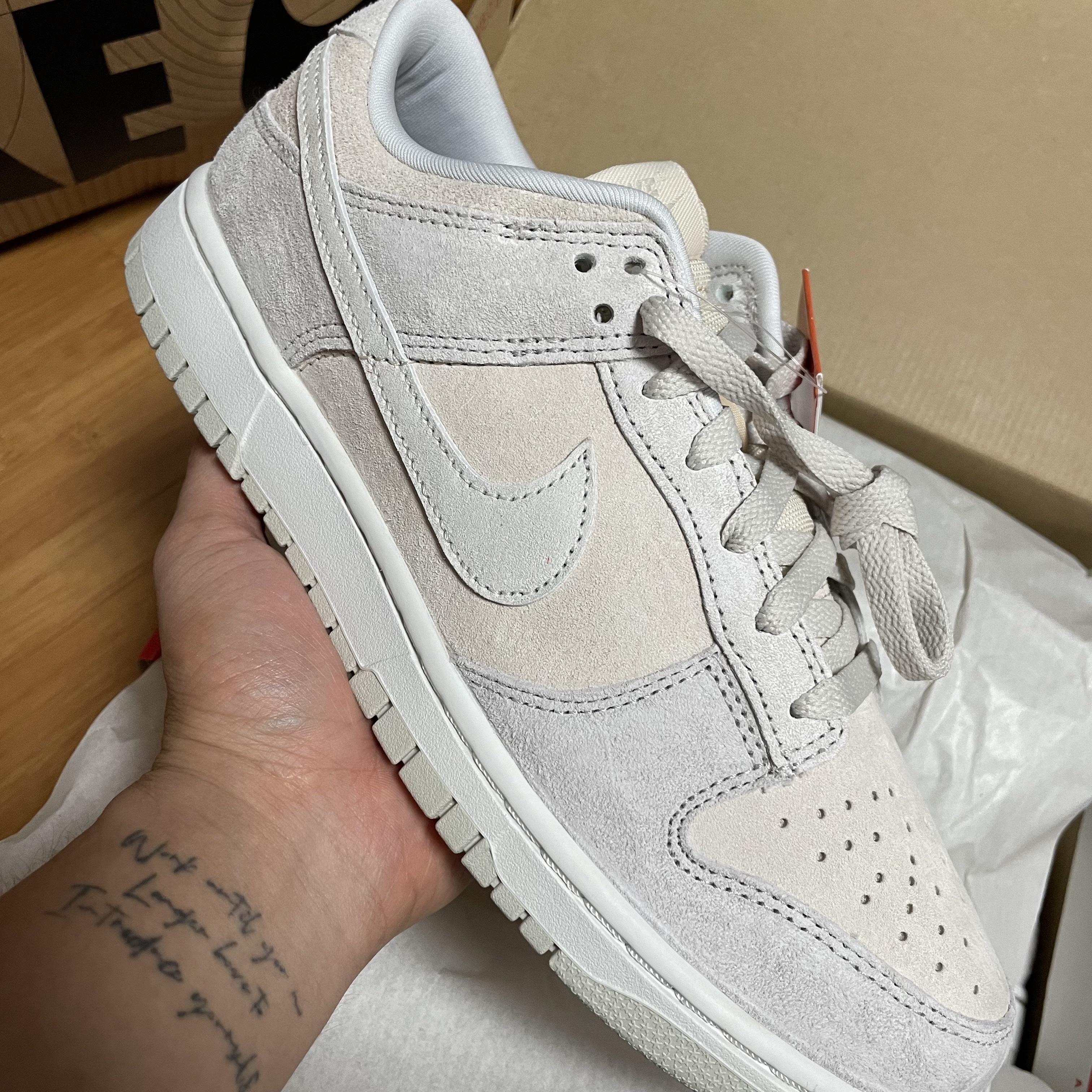 Nike Dunk Low Retro PRM Vast Grey 착용 스타일 - 3