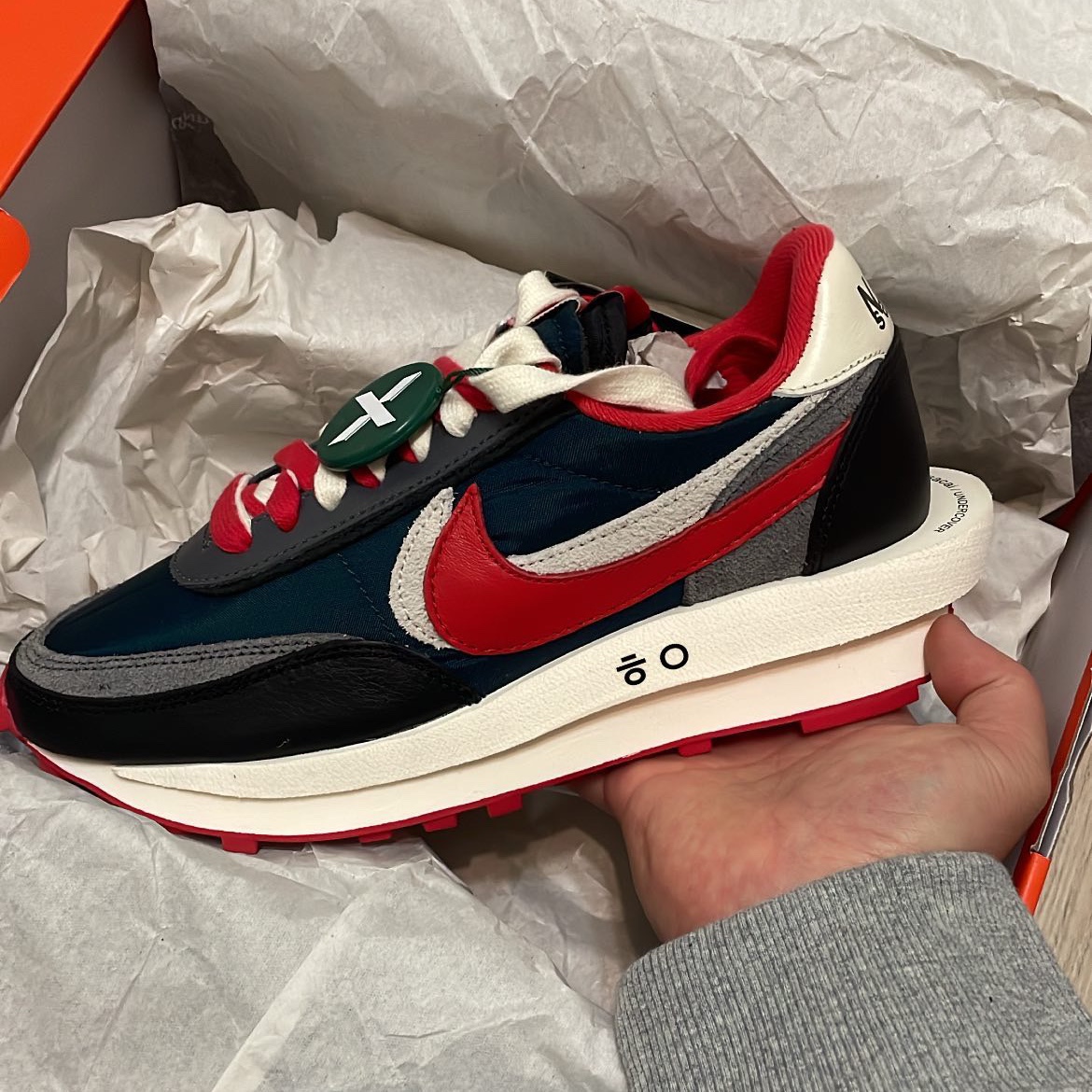 Nike x Sacai x Undercover LDWaffle Midnight Spruce University Red 착용 스타일