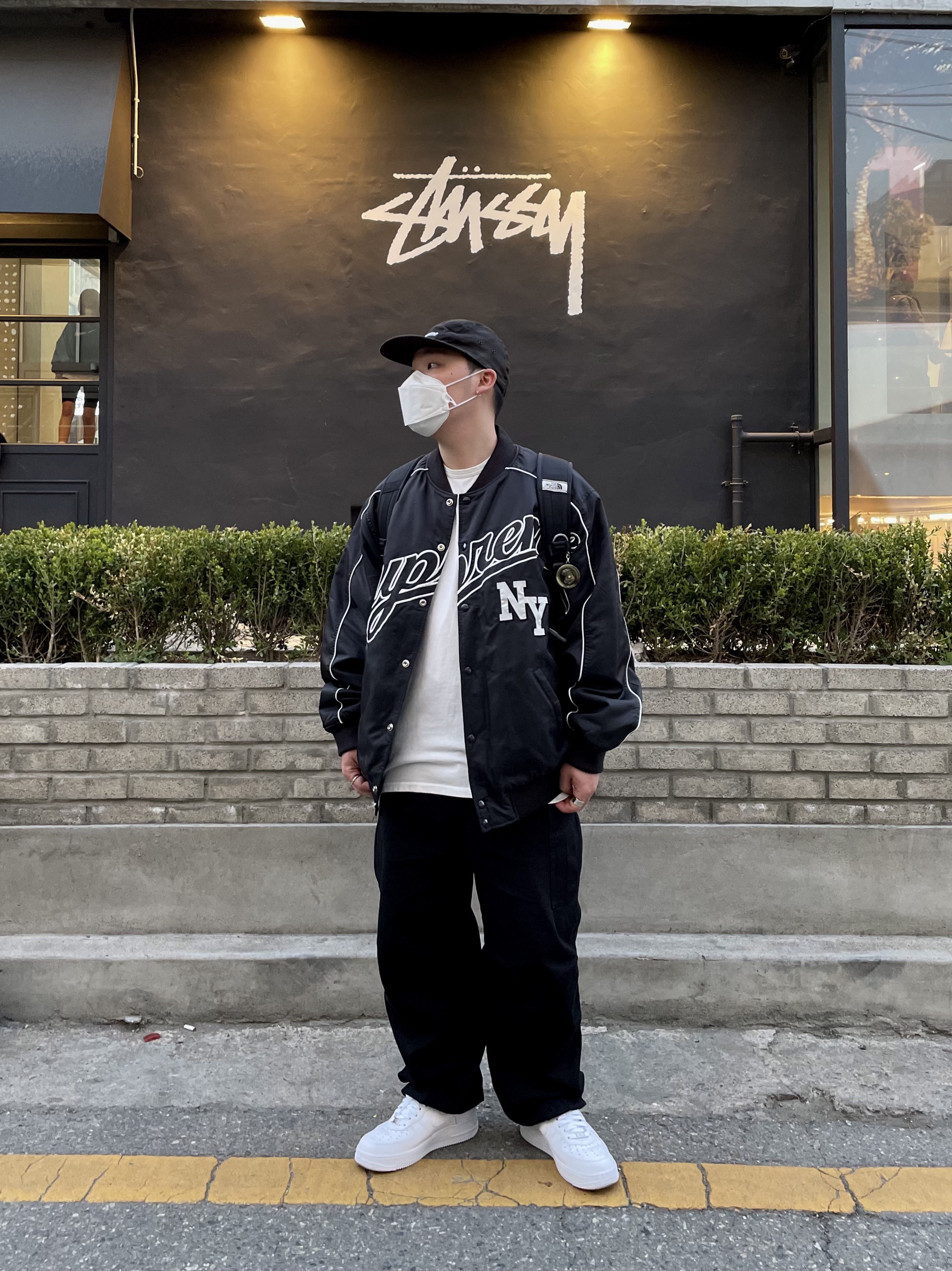 Nike x Supreme Air Force 1 Low White, Supreme Contrast Script Varsity Jacket Black - 20FW 착용 스타일 - 2