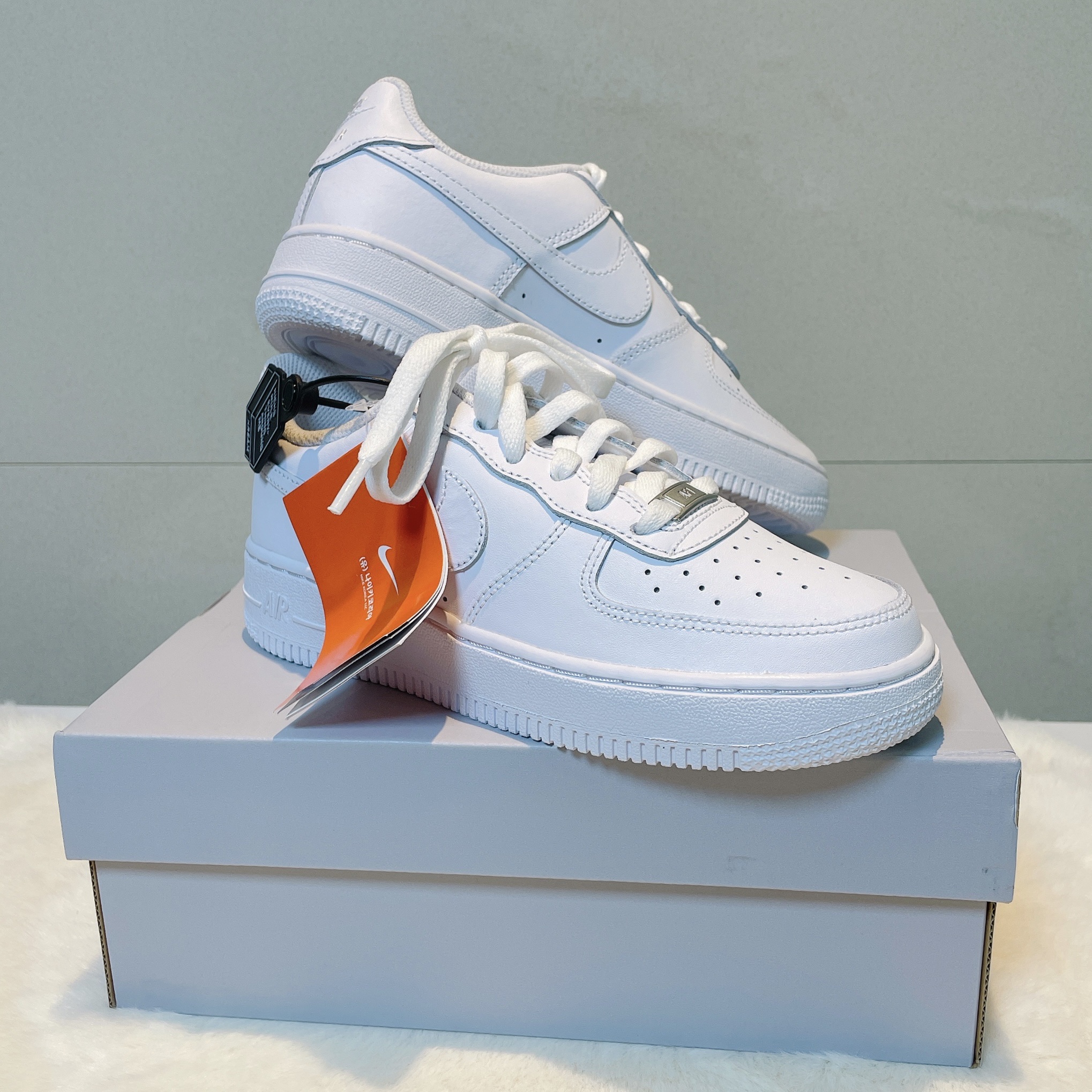 (GS) Nike Air Force 1 LE White 착용 스타일