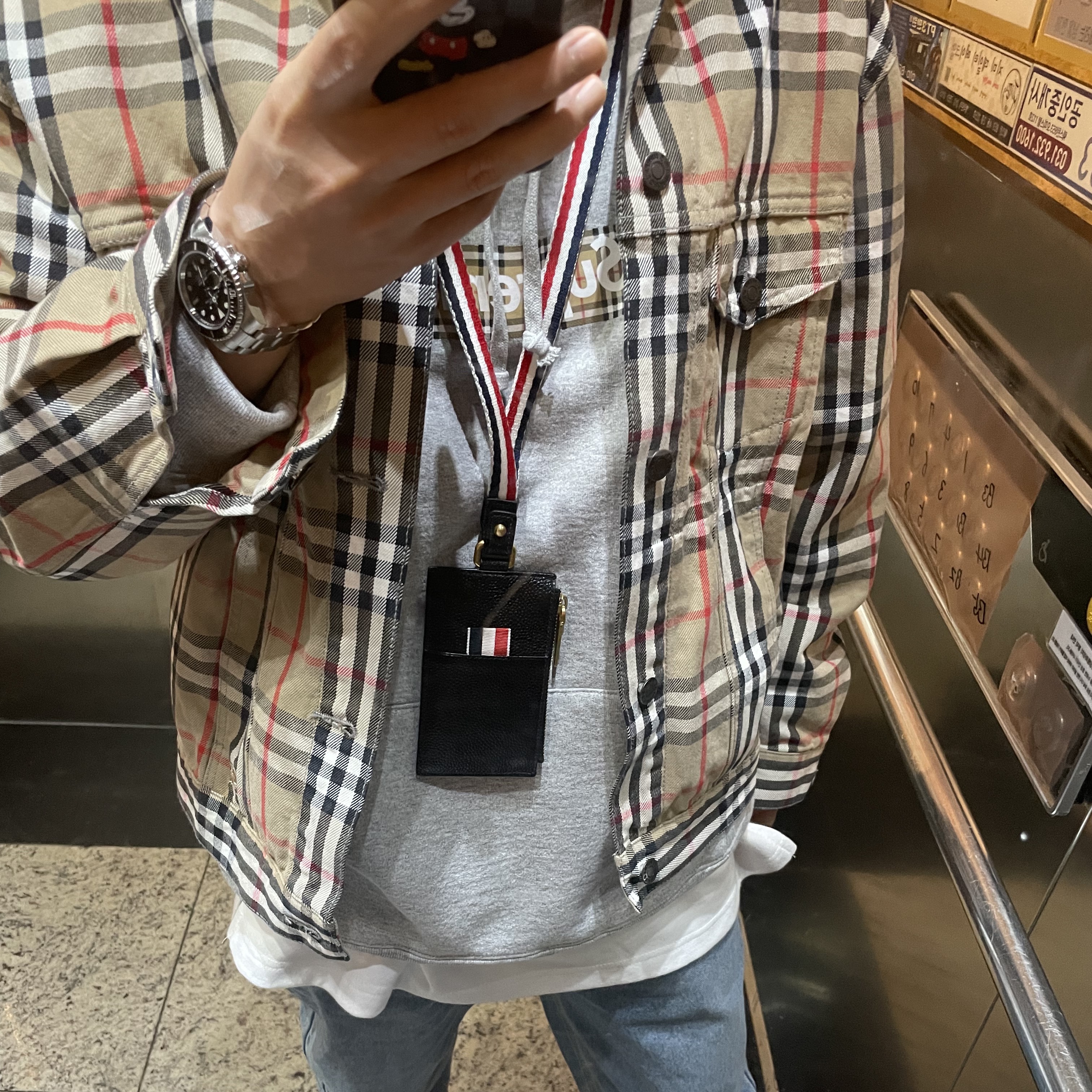 Supreme x Burberry Box Logo Hooded Sweatshirt Heather Grey - 22SS, Supreme x Burberry Denim Trucker Jacket Beige - 22SS 착용 스타일