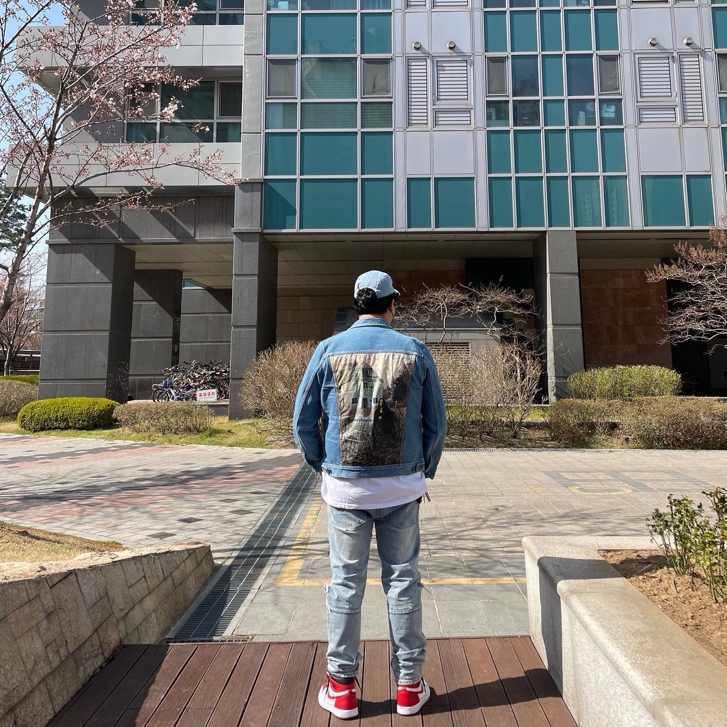 Jordan 1 Retro High OG Heritage, Supreme Logo Stripe Jacquard Denim Camp Cap Blue - 20FW 착용 스타일 - 3