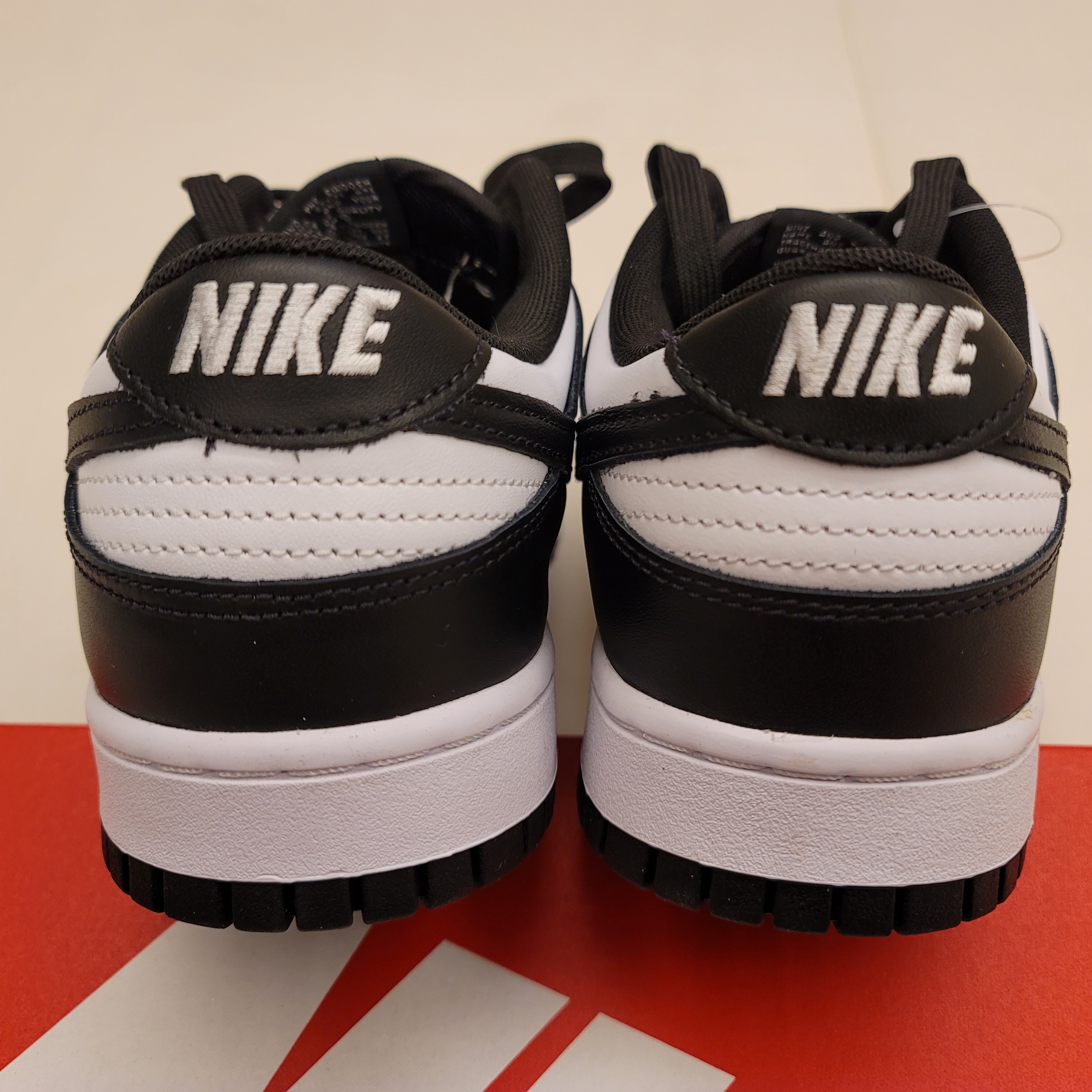 Nike Dunk Low Retro Black 착용 스타일 - 4