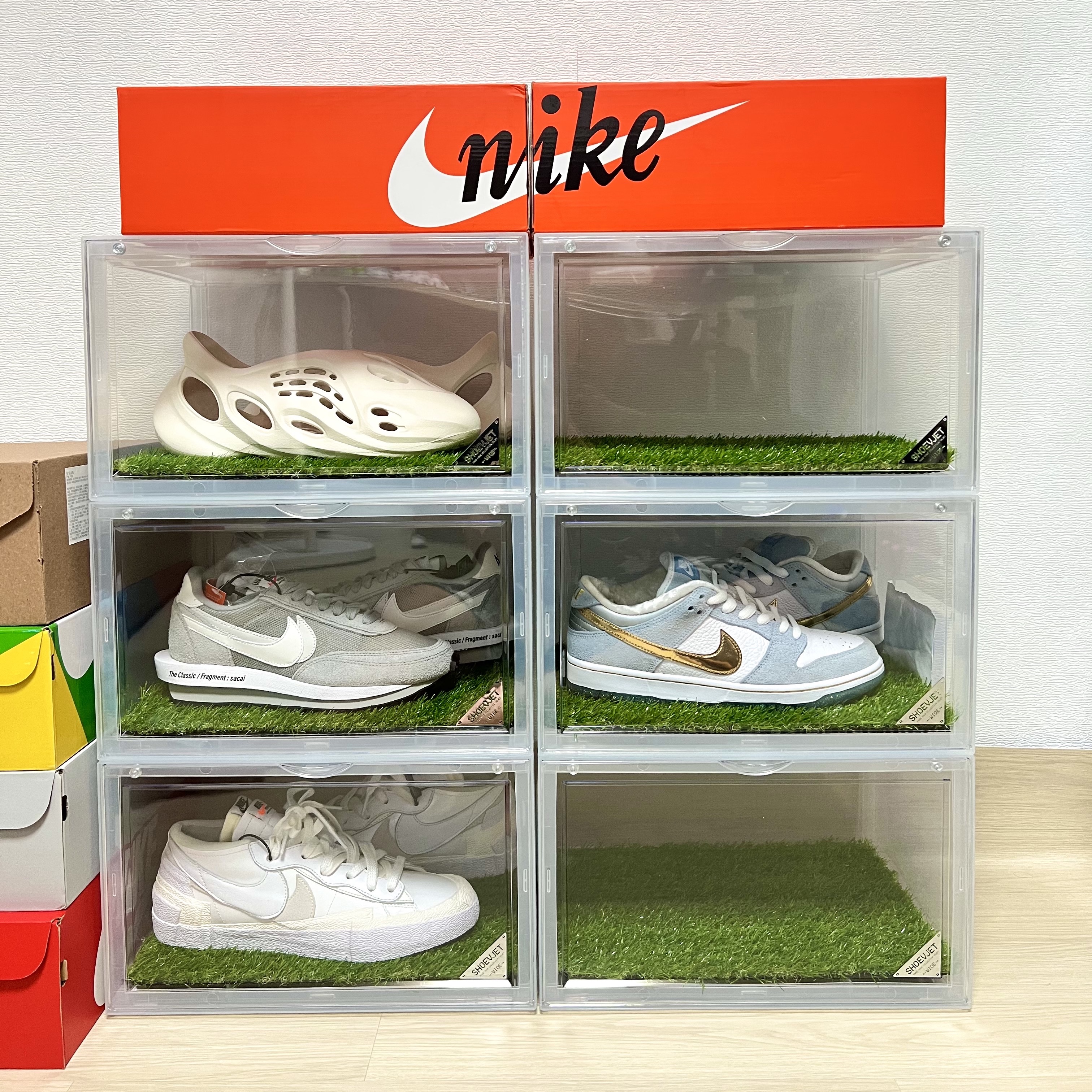 Nike x Sean Cliver SB Dunk Low Holiday Special, Jordan 1 x Travis Scott Retro High OG SP Mocha 착용 스타일 - 1