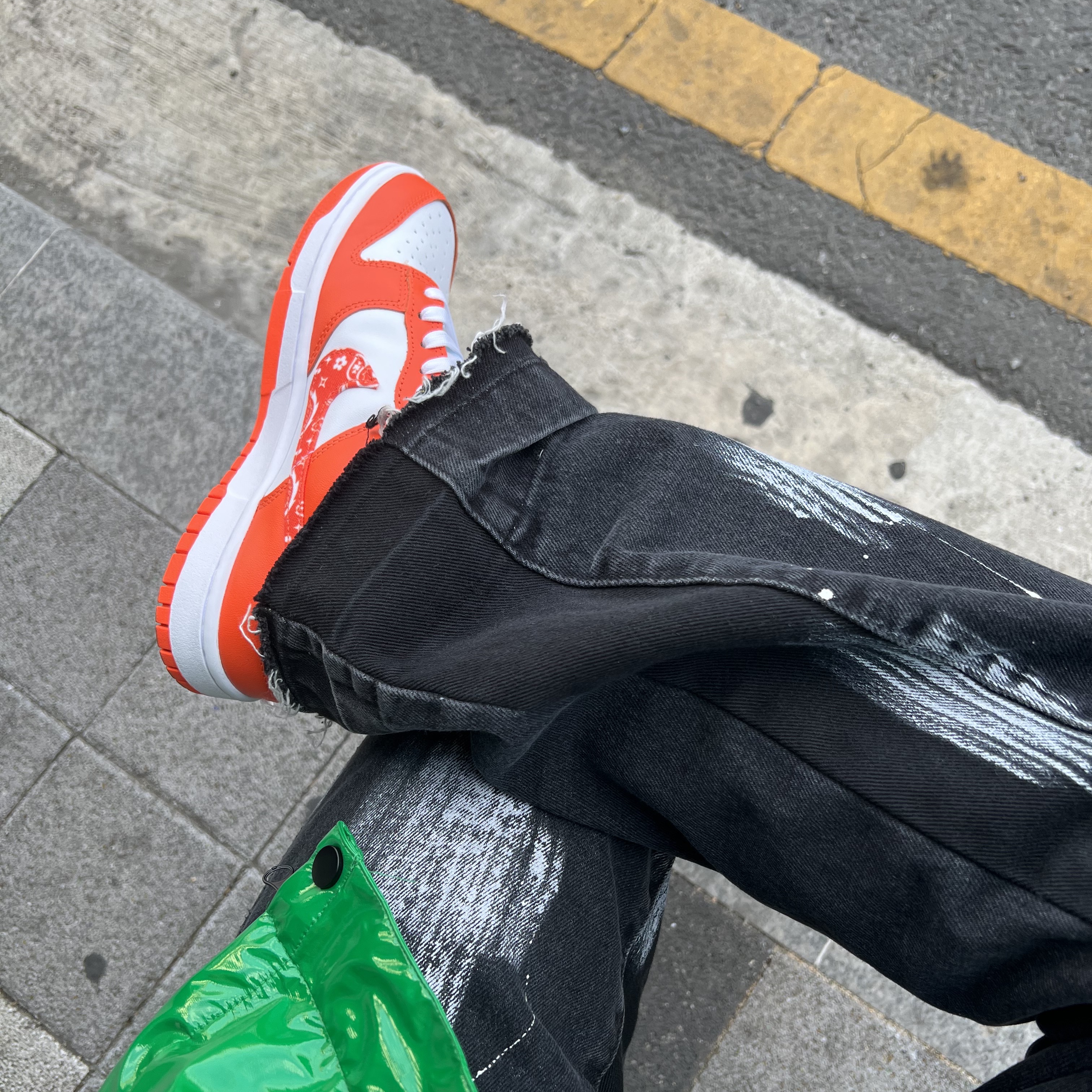 (W) Nike Dunk Low Essential Orange Paisley 착용 스타일