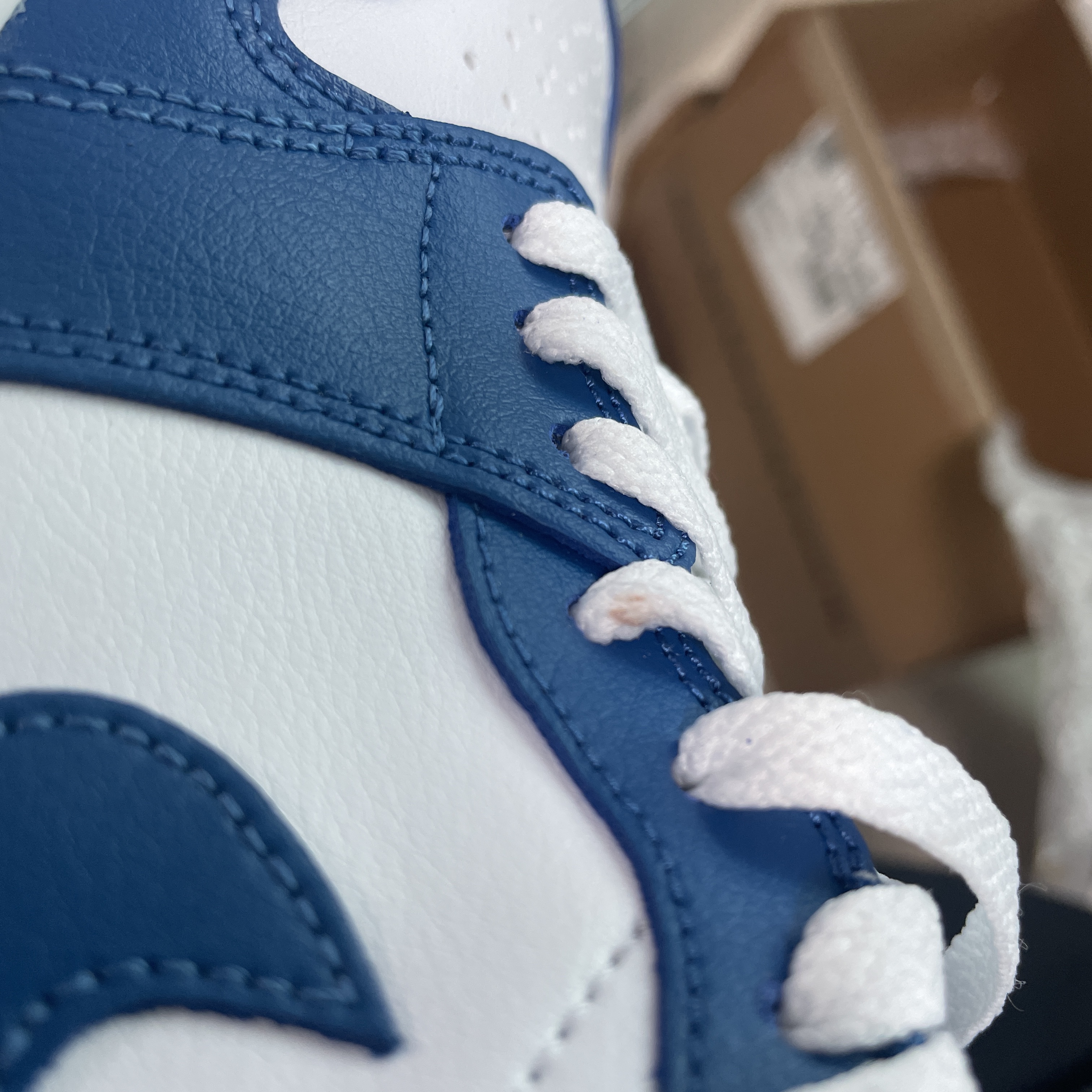 (W) Jordan 1 Low White Dark Marina Blue 착용 스타일 - 4