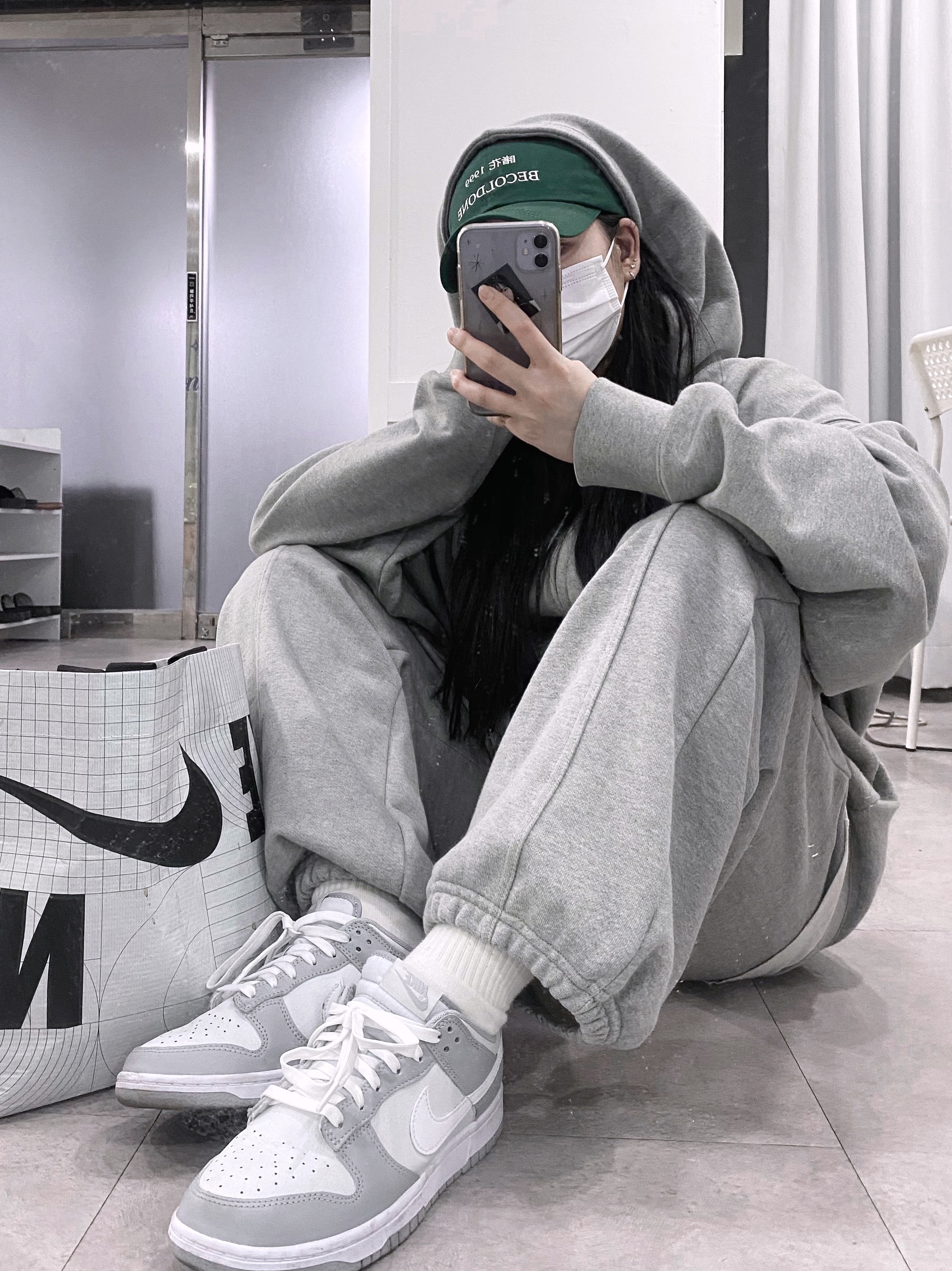 Nike Dunk Low Retro Wolf Grey 착용 스타일