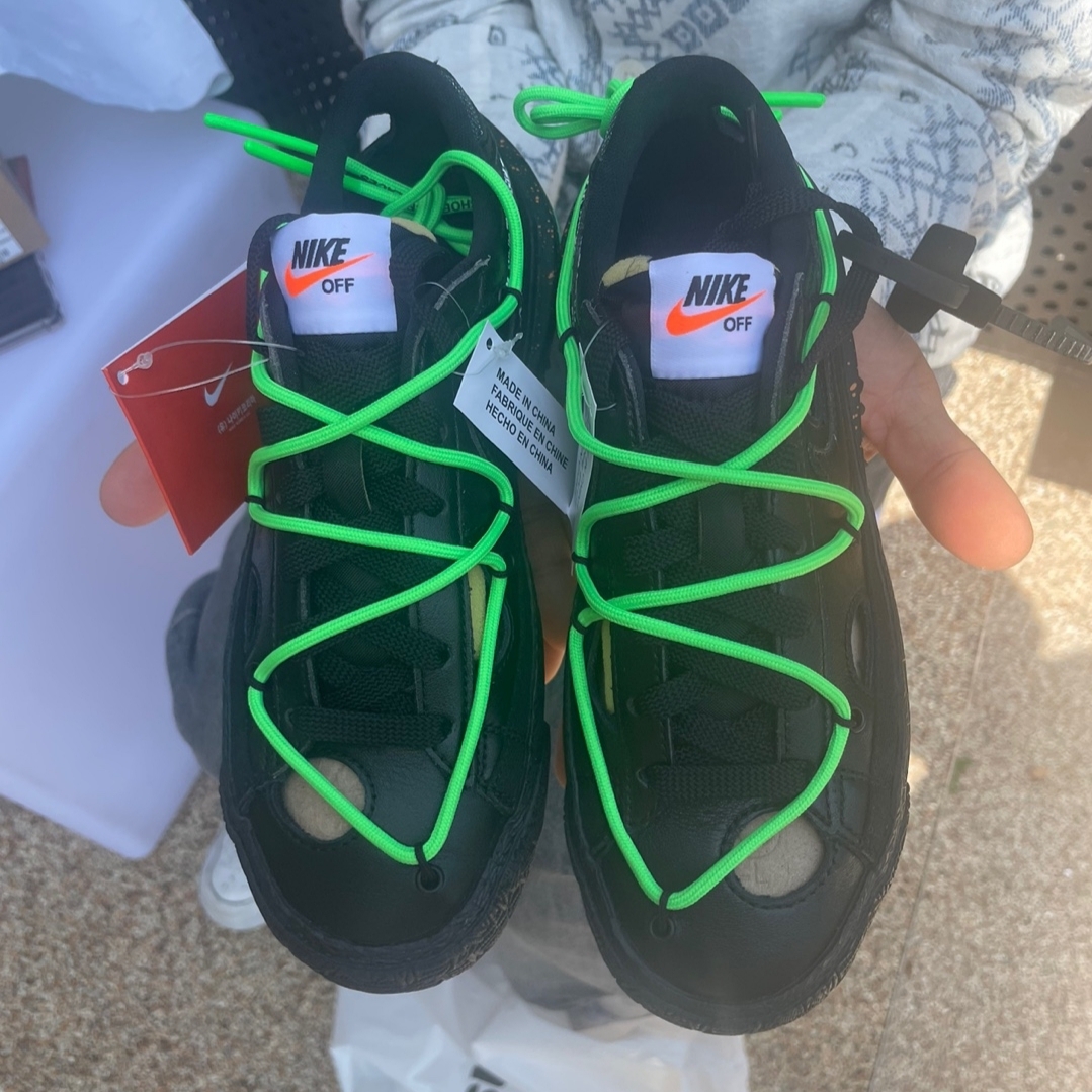 Nike x Off-White Blazer Low '77 Black and Electro Green 착용 스타일