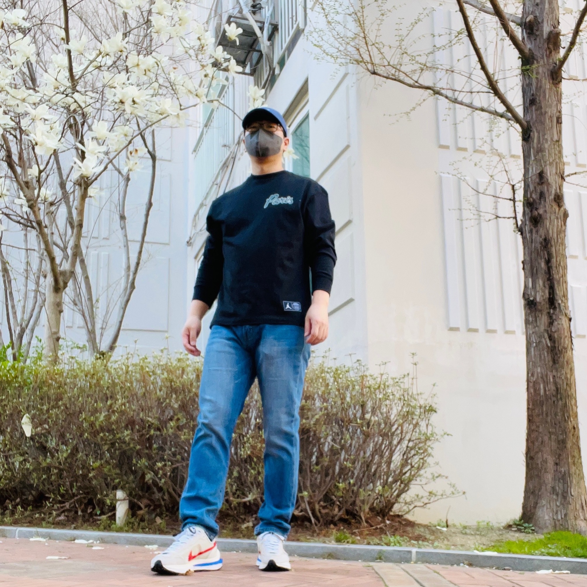 Nike x Sacai VaporWaffle Royal Fuchsia 착용 스타일 - 2
