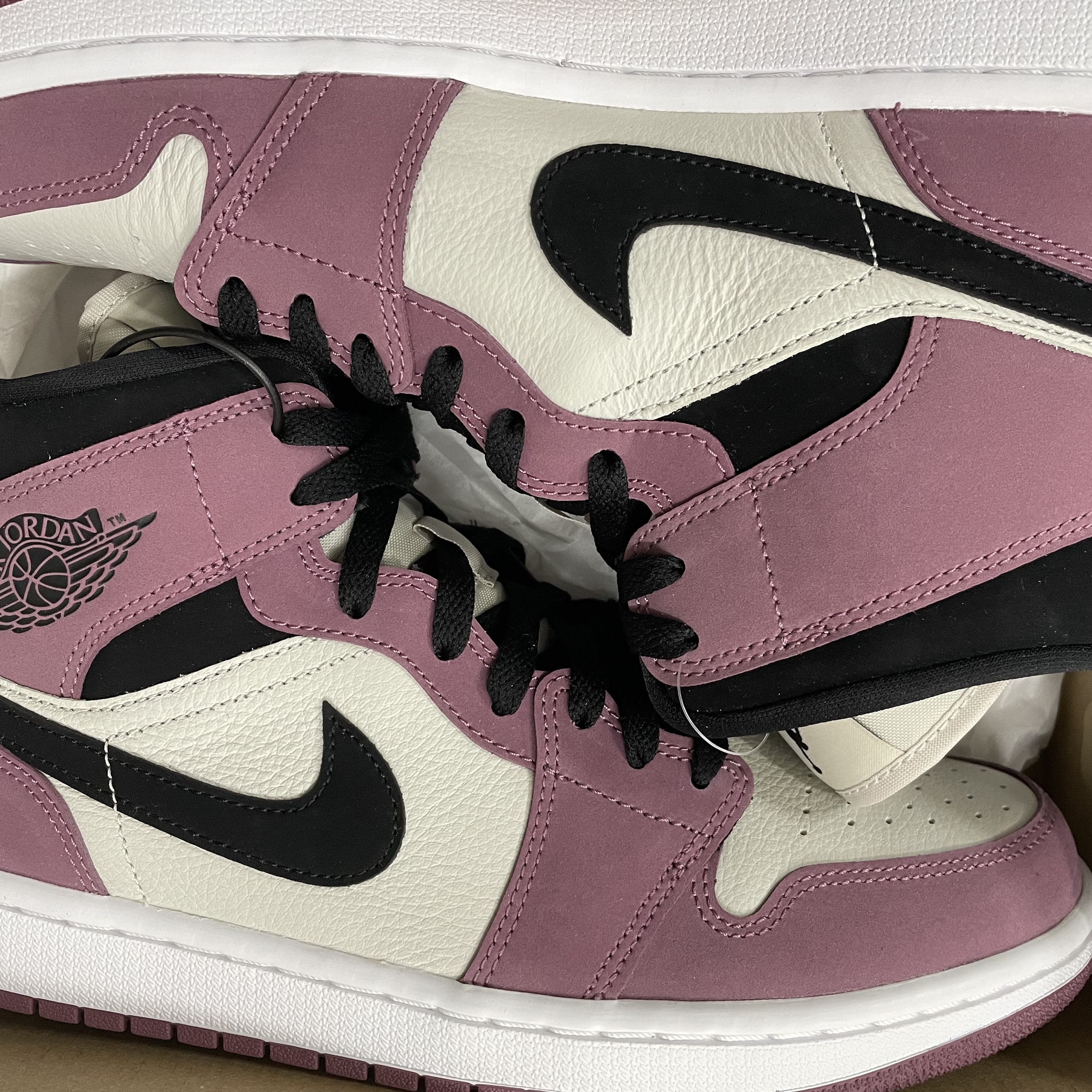 (W) Jordan 1 Mid SE Light Mulberry 착용 스타일