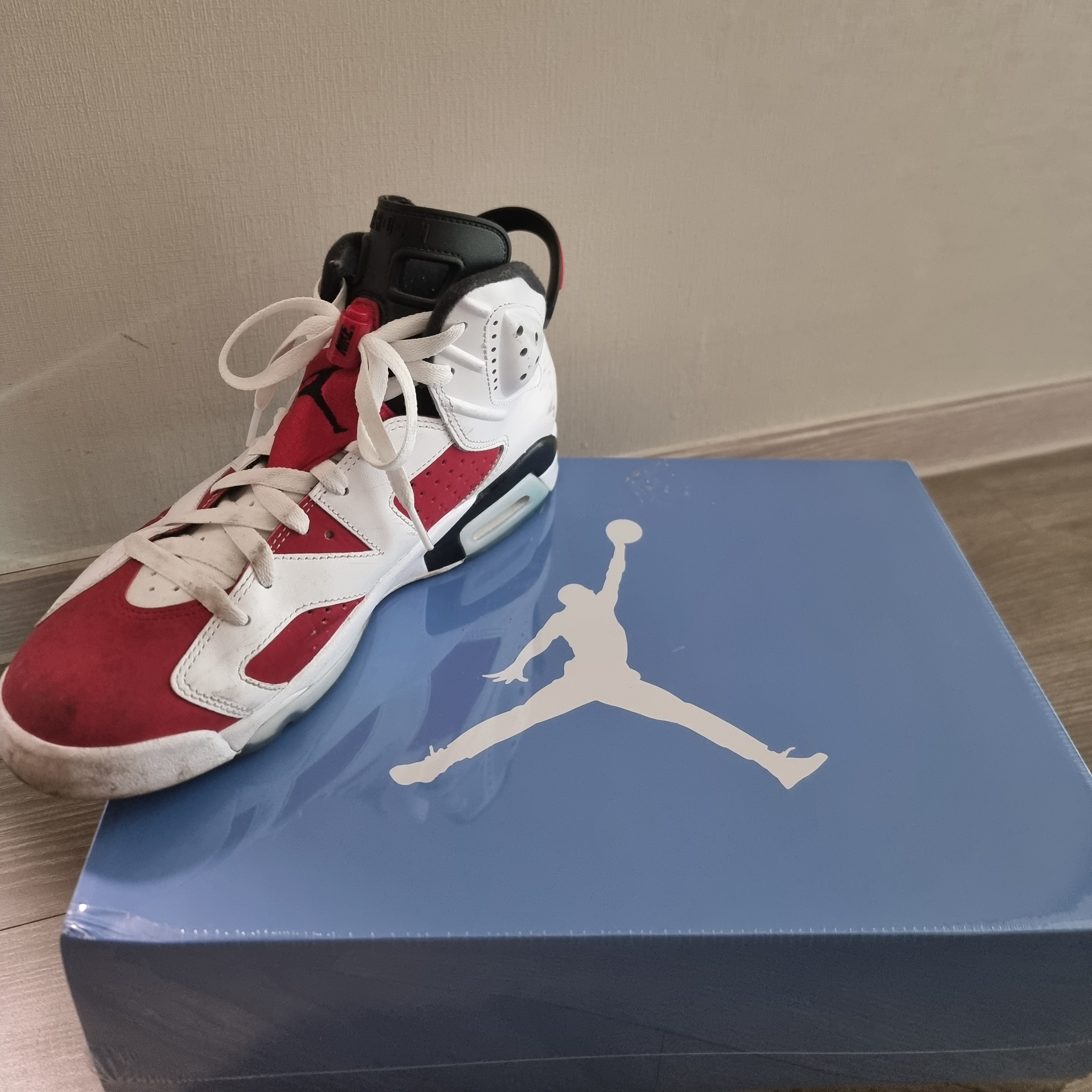 Jordan 6 Retro University Blue, Jordan 6 Retro Carmine 2021 착용 스타일