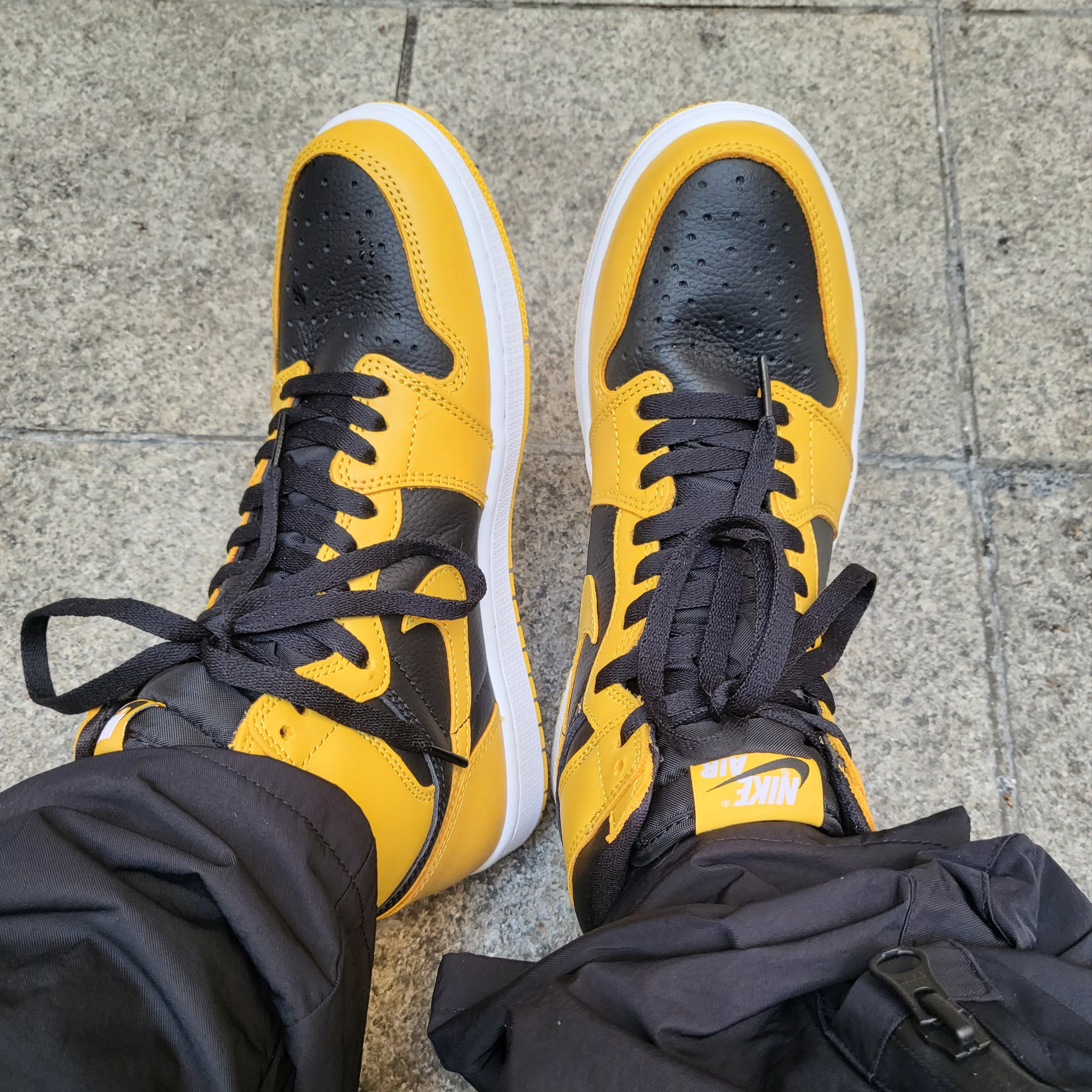 Jordan 1 Retro High OG Pollen 착용 스타일