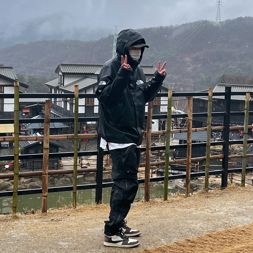 Jordan 1 x Travis Scott Retro High OG SP Mocha, Supreme x The North Face Leather Mountain Parka Black - 18FW 착용 스타일