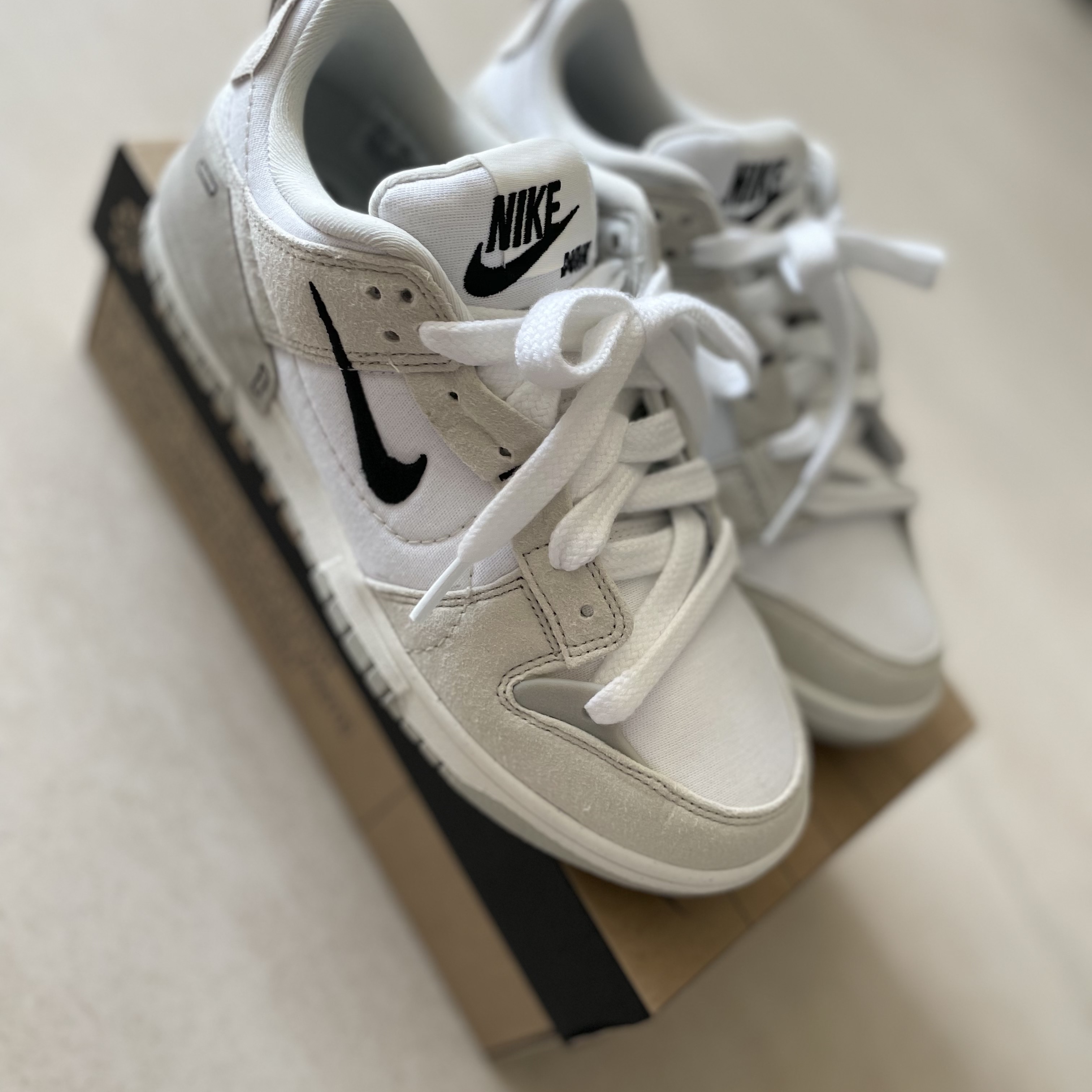 (W) Nike Dunk Low Disrupt 2 White Light Bone 착용 스타일 - 1