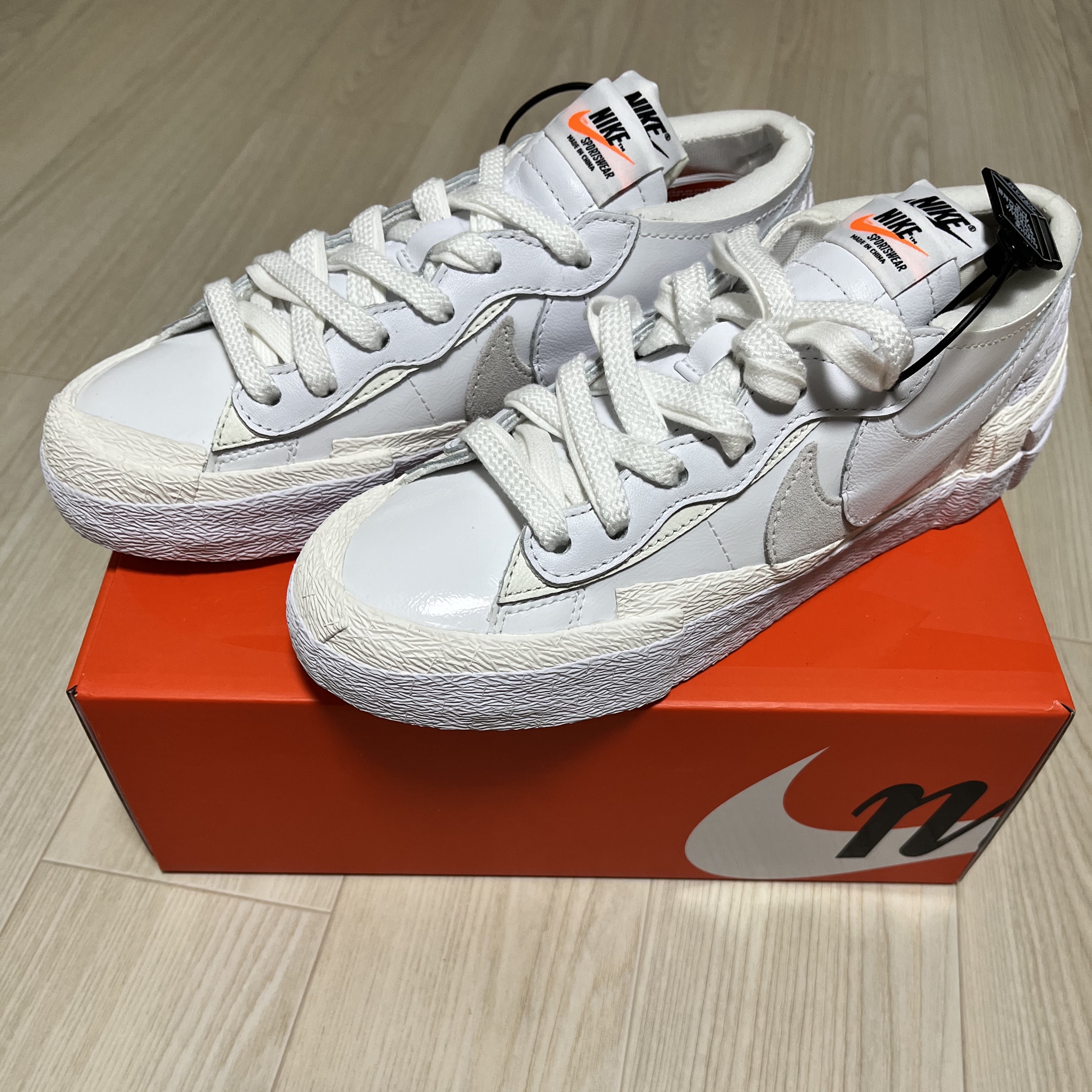 Nike x Sacai Blazer Low White Patent Leather 착용 스타일