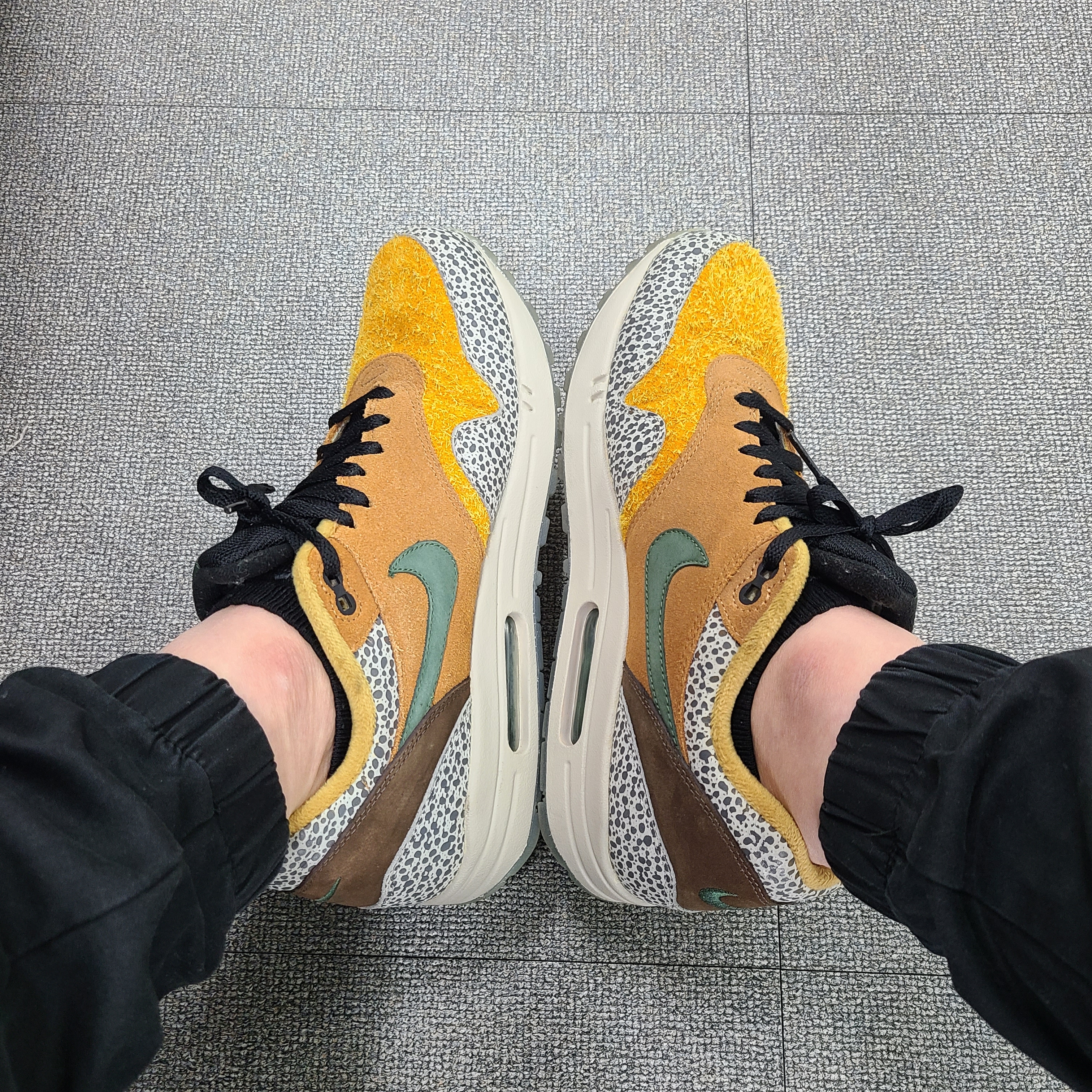Nike x Atmos Air Max 1 Safari 2016 착용 스타일 - 1