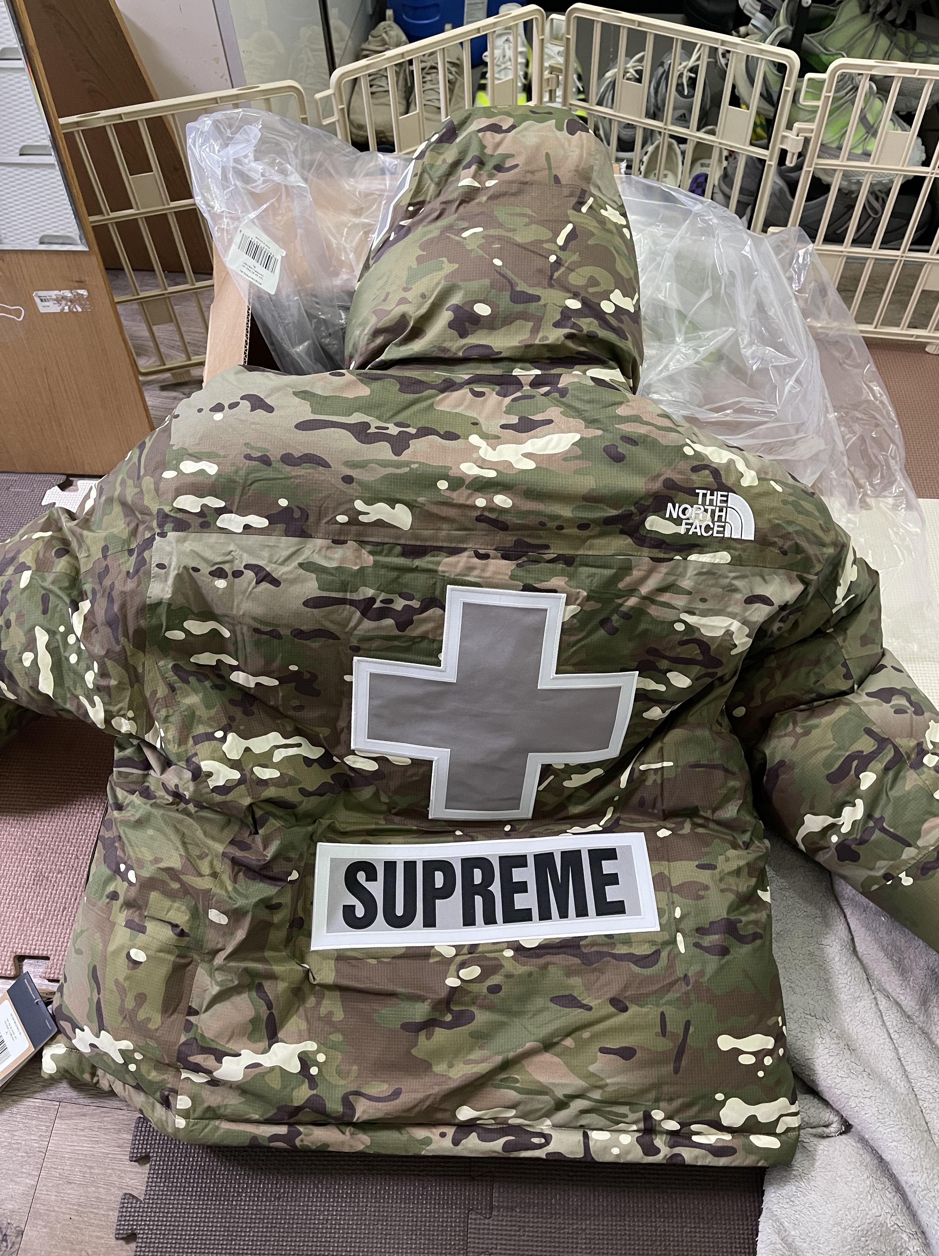 Supreme x The North Face Summit Series Rescue Baltoro Jacket Multi Camo - 22SS 착용 스타일