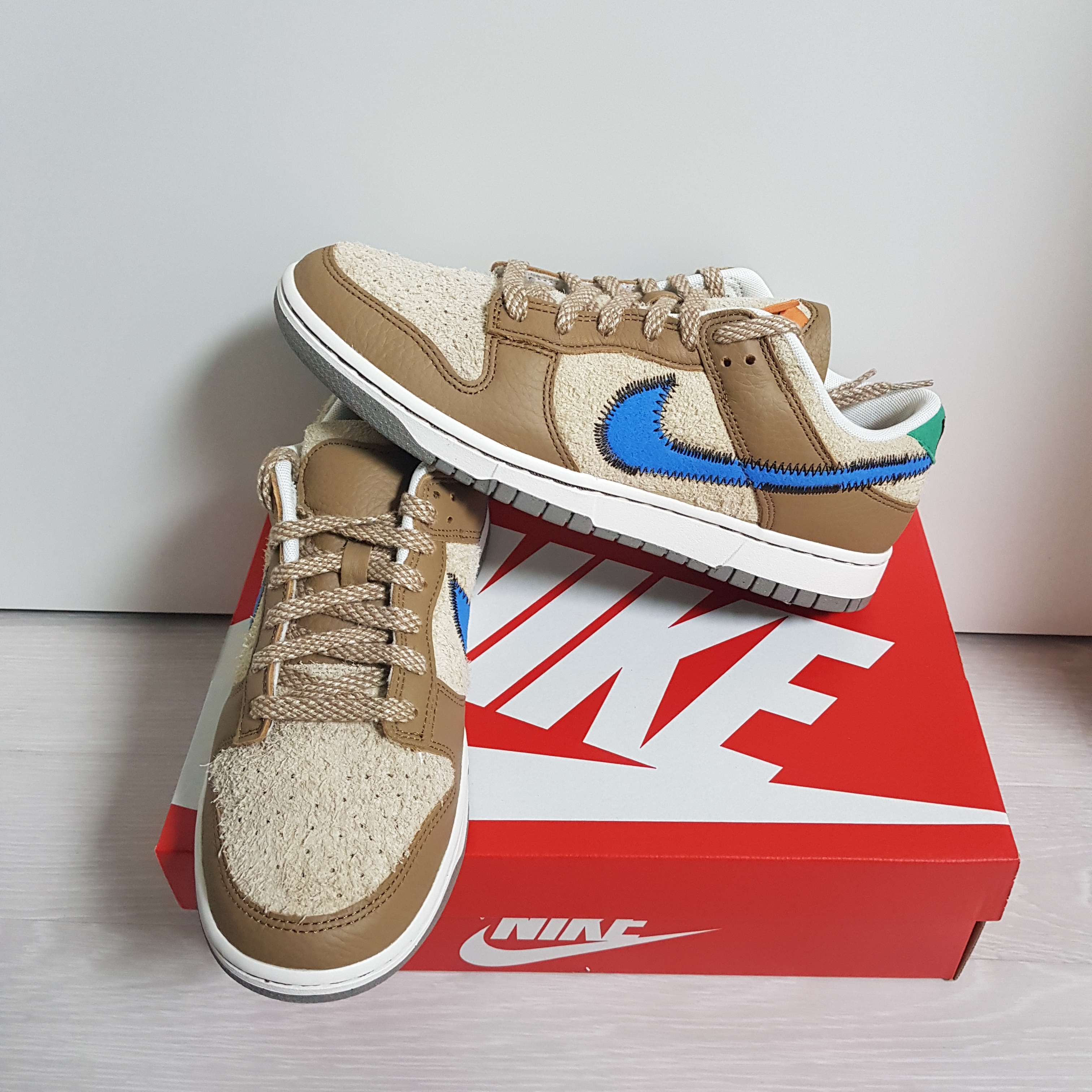 Nike x Size? Dunk Low Dark Driftwood Photo Blue 착용 스타일 - 3