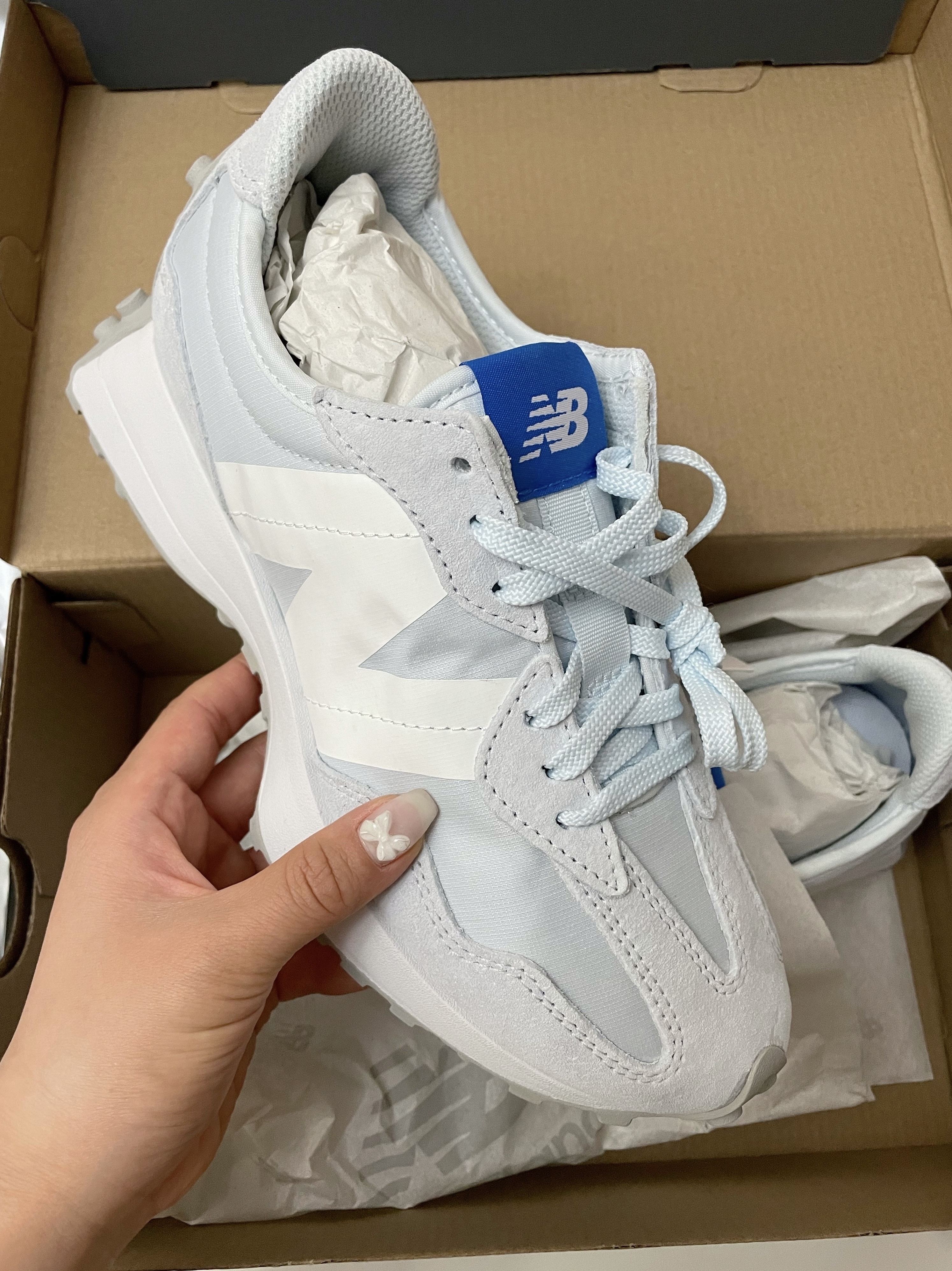 (W) New Balance 327 Blue Sea Smoke 착용 스타일