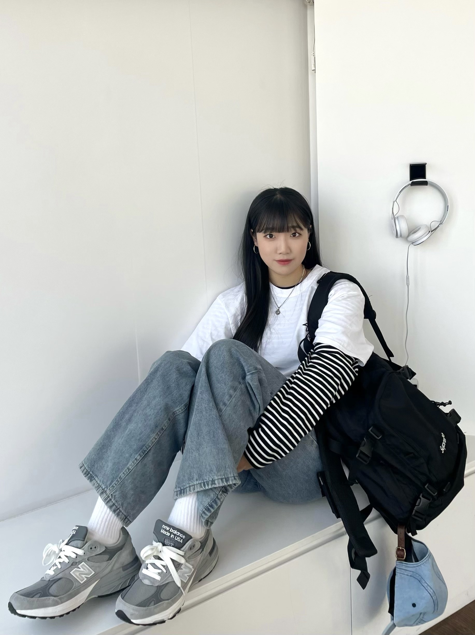 Stussy 8 Ball T-Shirt White - 22SS, AMI de Coeur Mariniere Black 착용 스타일 - 2
