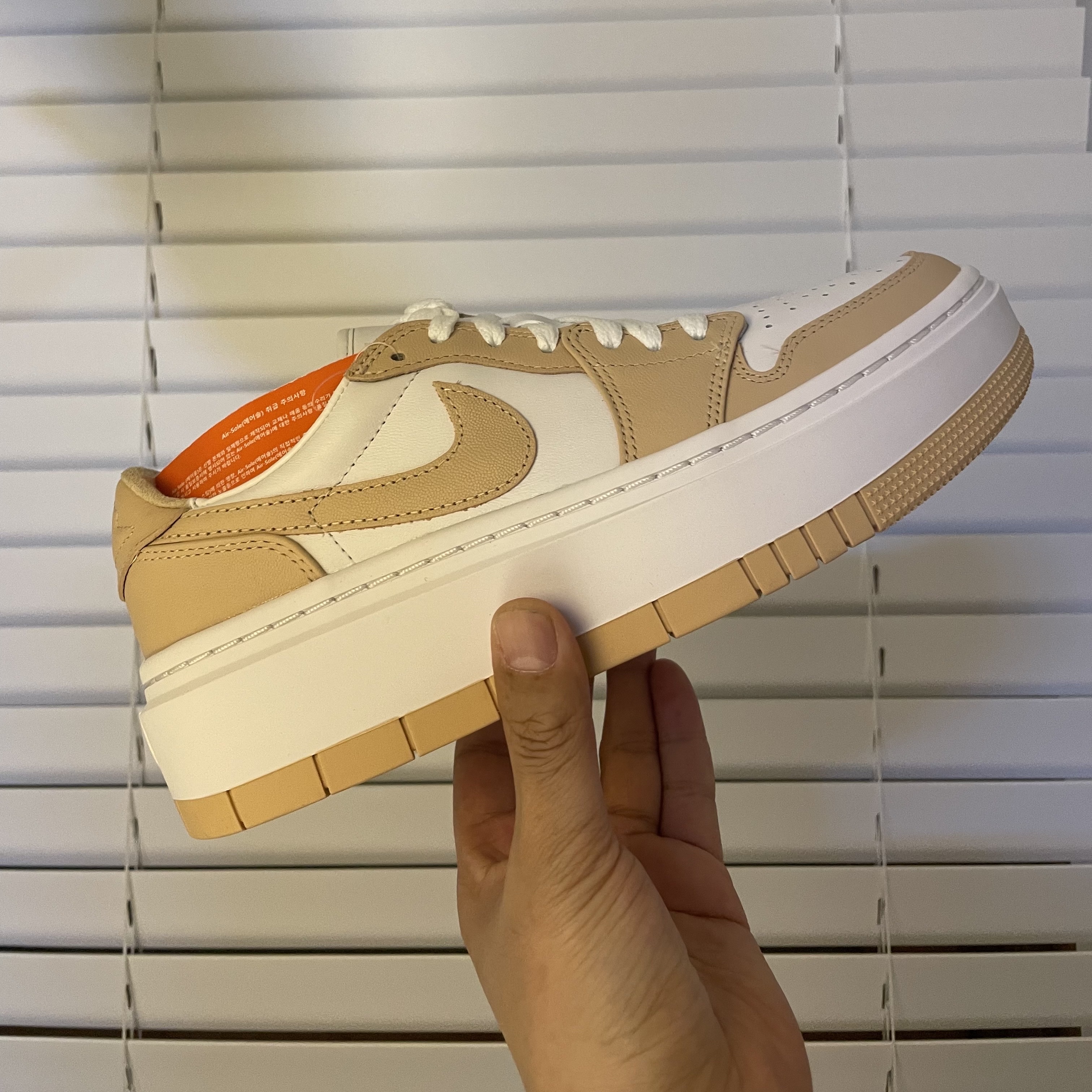 (W) Jordan 1 Elevate Low White Onyx 착용 스타일 - 3