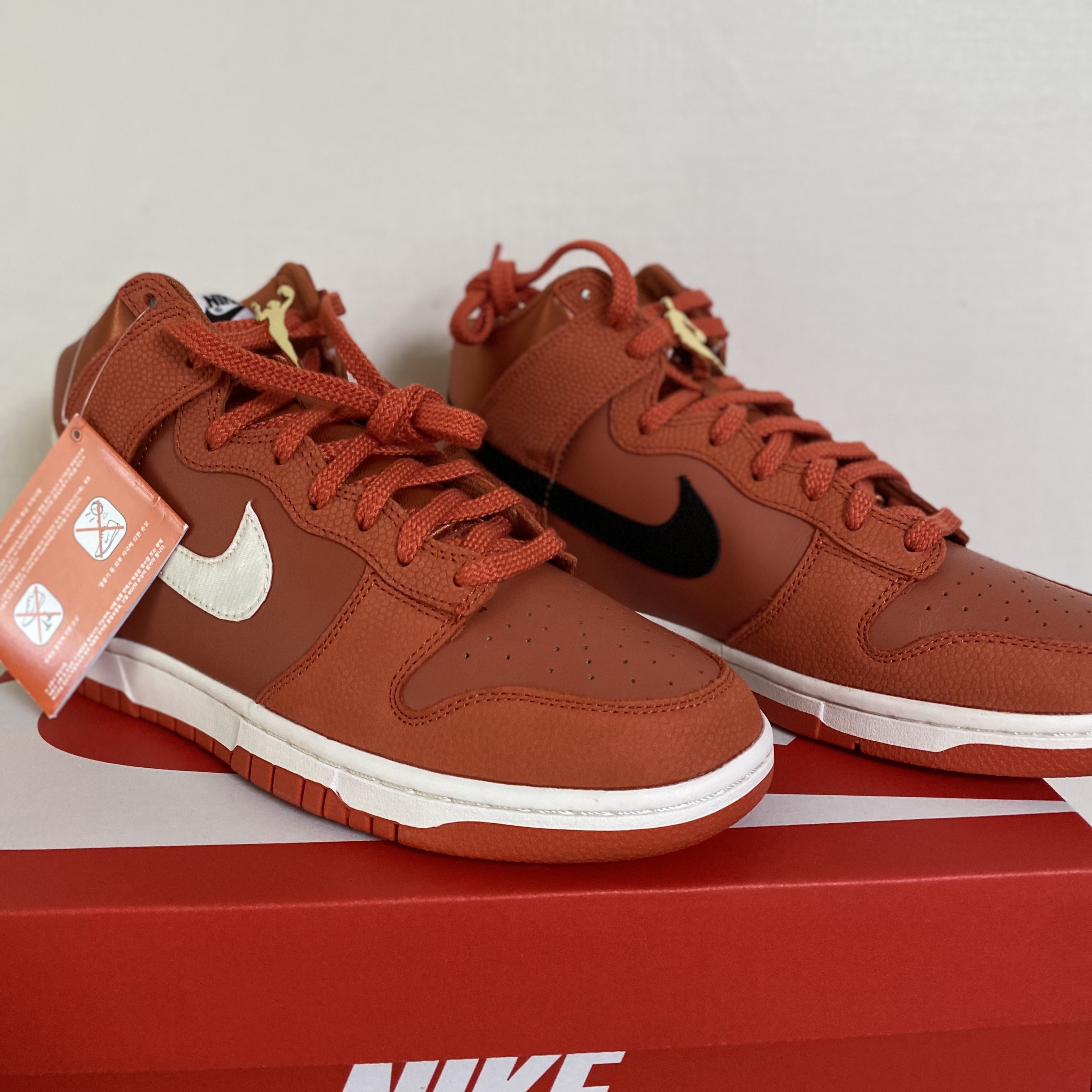 Nike Dunk High Retro PRM EMB One Game 착용 스타일