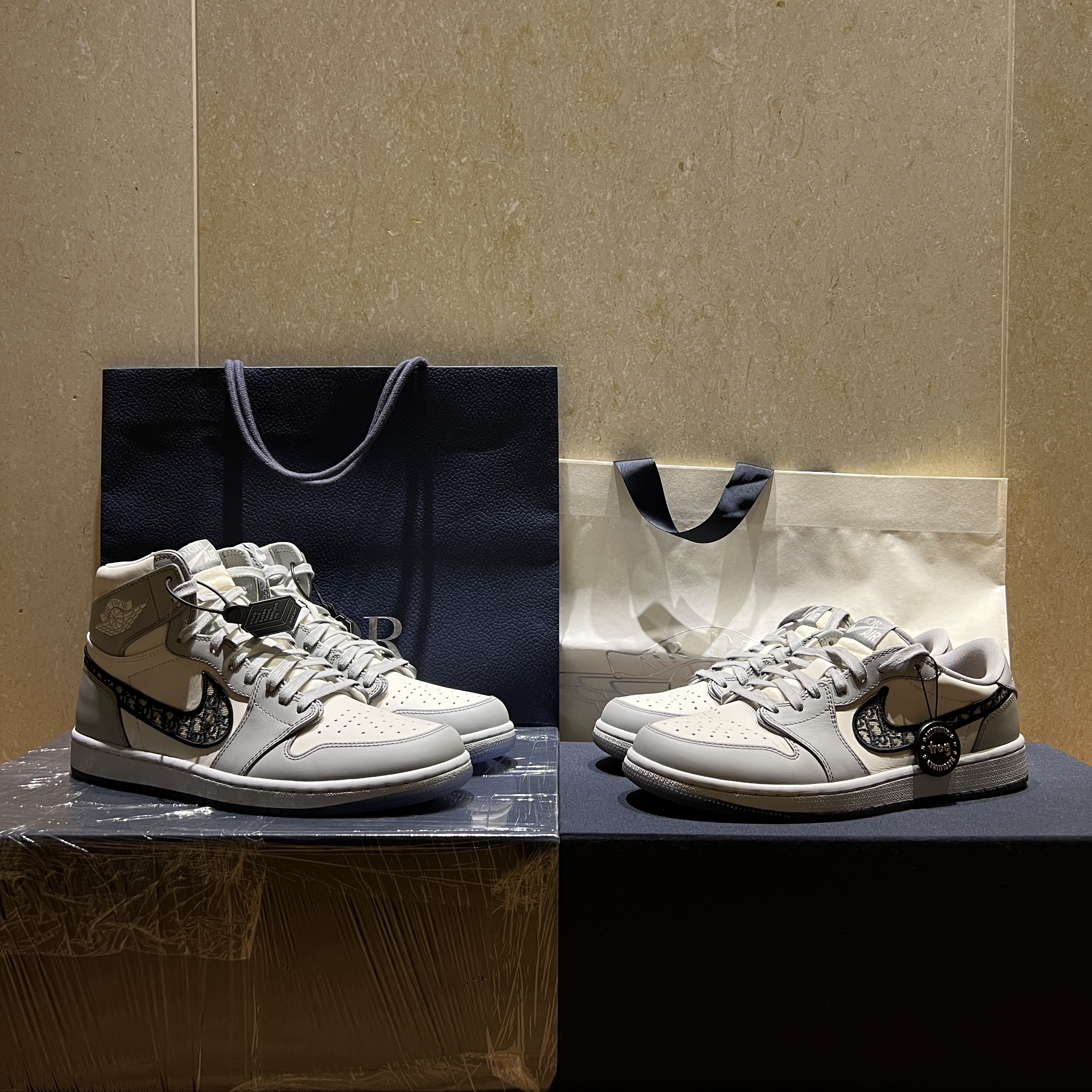 Jordan 1 x Dior High OG, Jordan 1 x Dior Low OG 착용 스타일