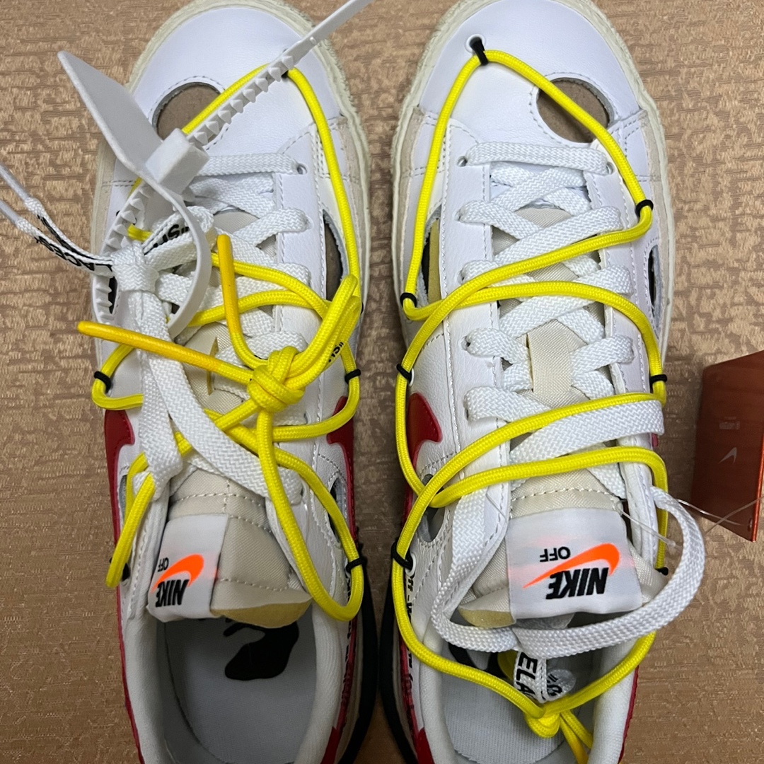 Nike x Off-White Blazer Low '77 White and University Red 착용 스타일 - 2
