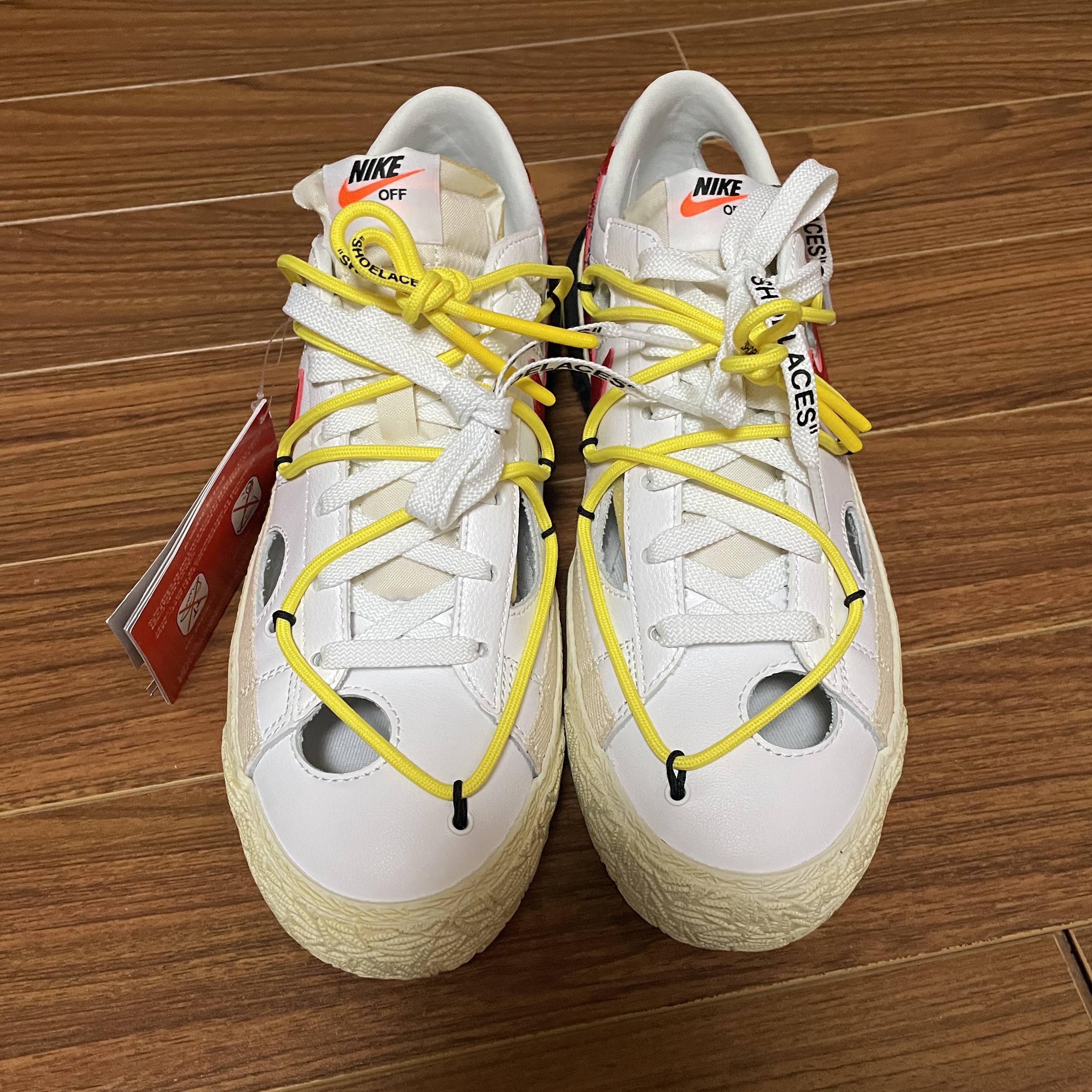 Nike x Off-White Blazer Low '77 White and University Red 착용 스타일 - 3