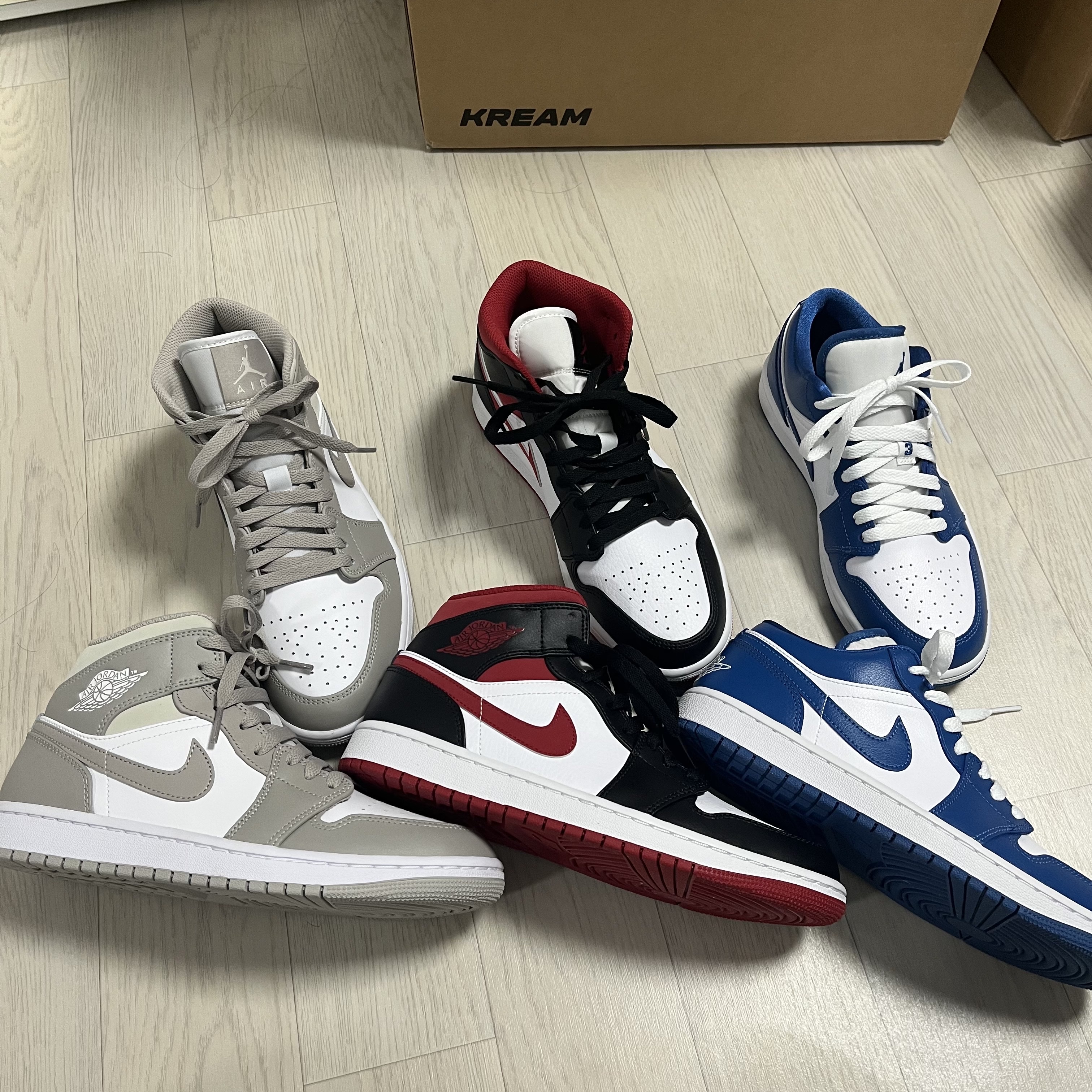 Jordan 1 Mid College Grey, Jordan 1 Mid Gym Red Black White 착용 스타일 - 2