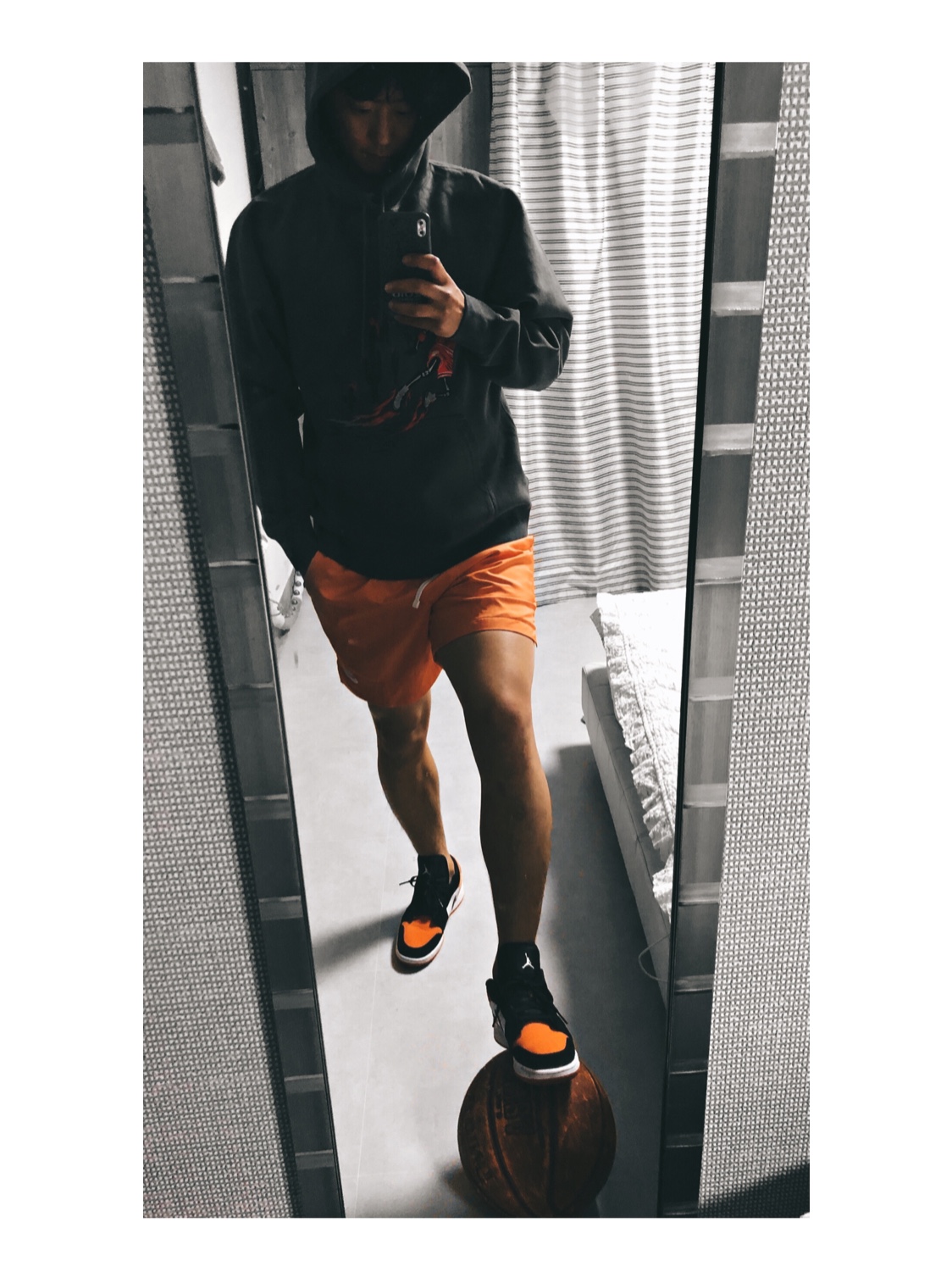 Jordan 1 Low Shattered Backboard 착용 스타일