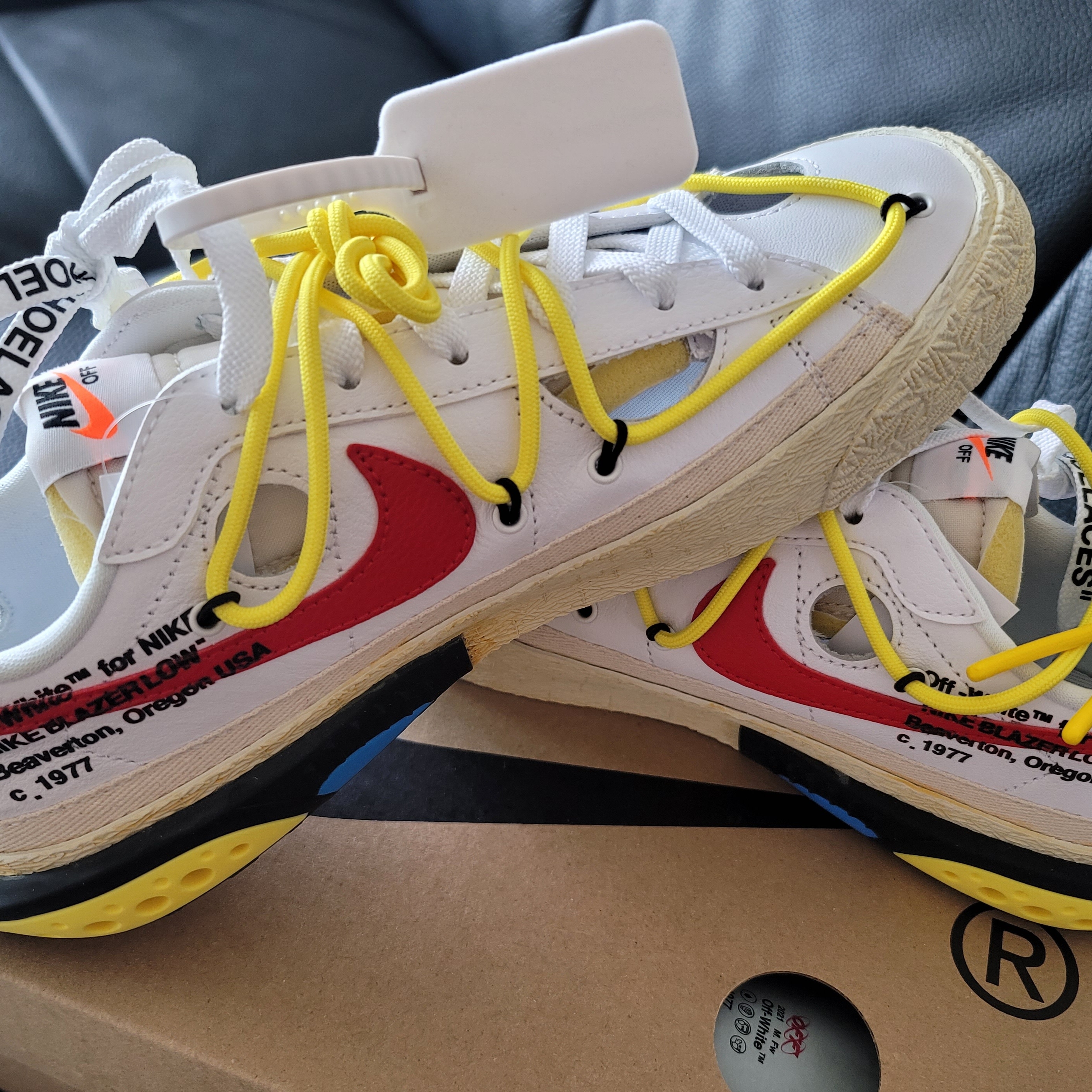 Nike x Off-White Blazer Low '77 White and University Red 착용 스타일 - 1