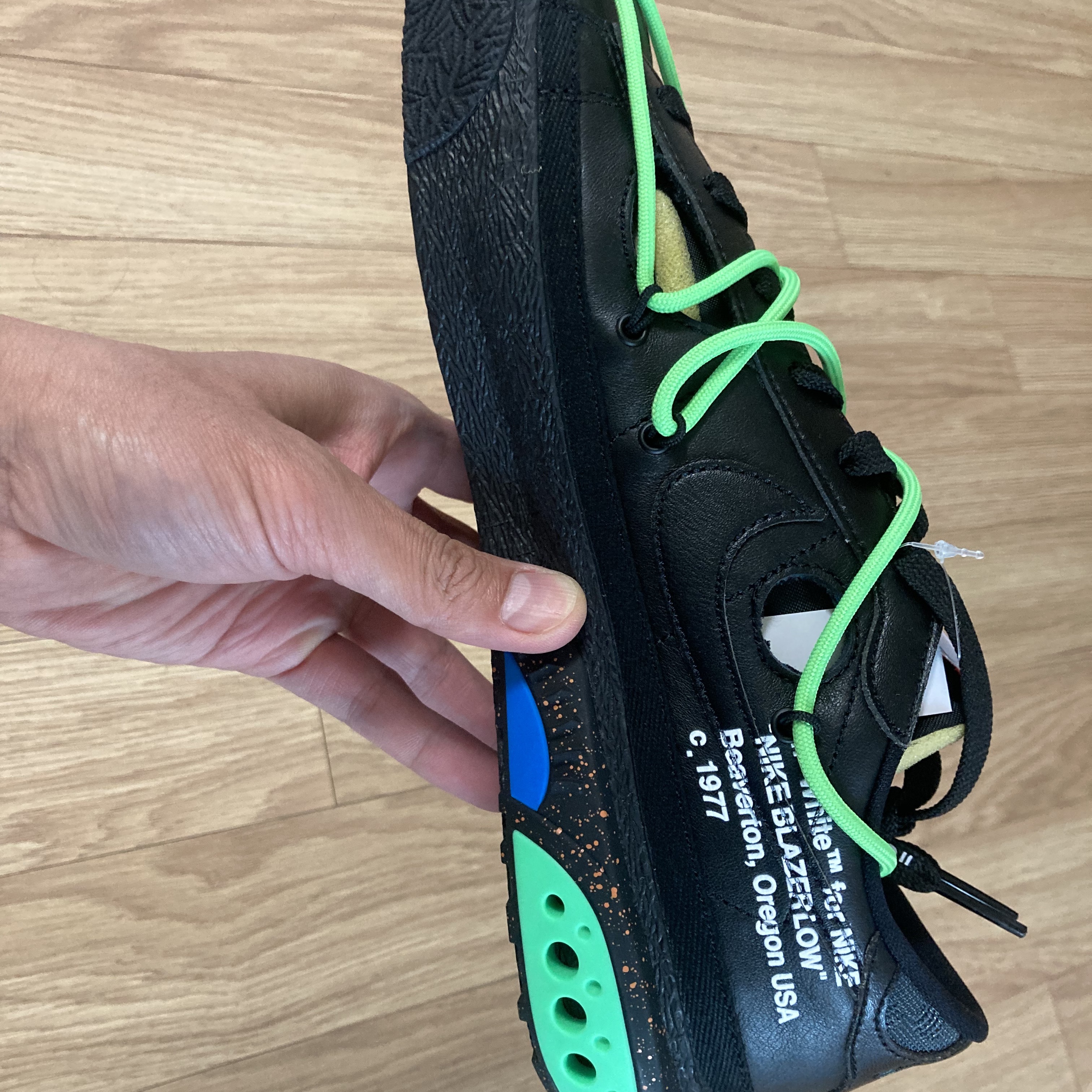 Nike x Off-White Blazer Low '77 Black and Electro Green 착용 스타일 - 4