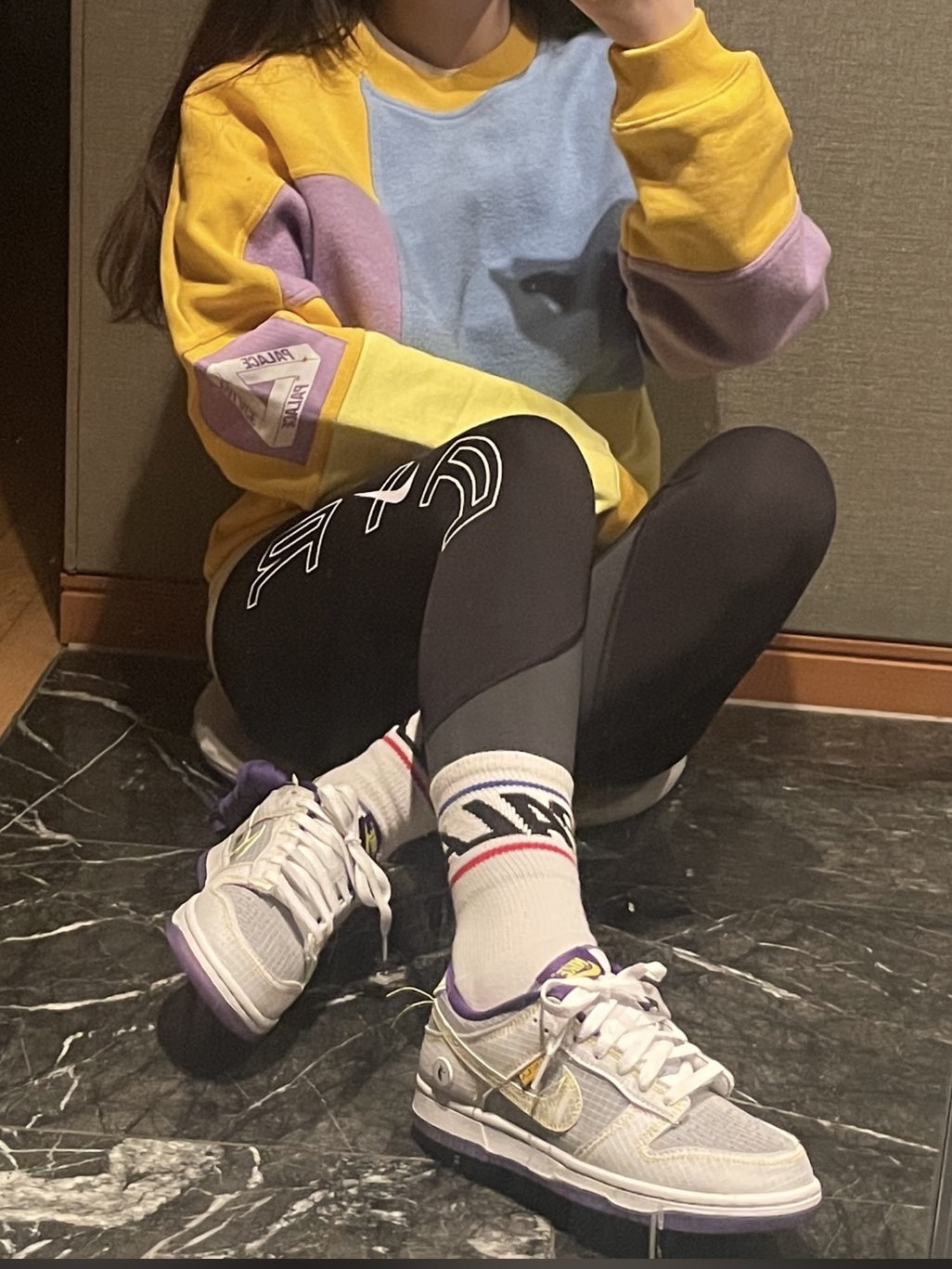Palace Colour Block Crew Blue Orange Lilac - 22SS, Palace Basically A Sock White 착용 스타일 - 1