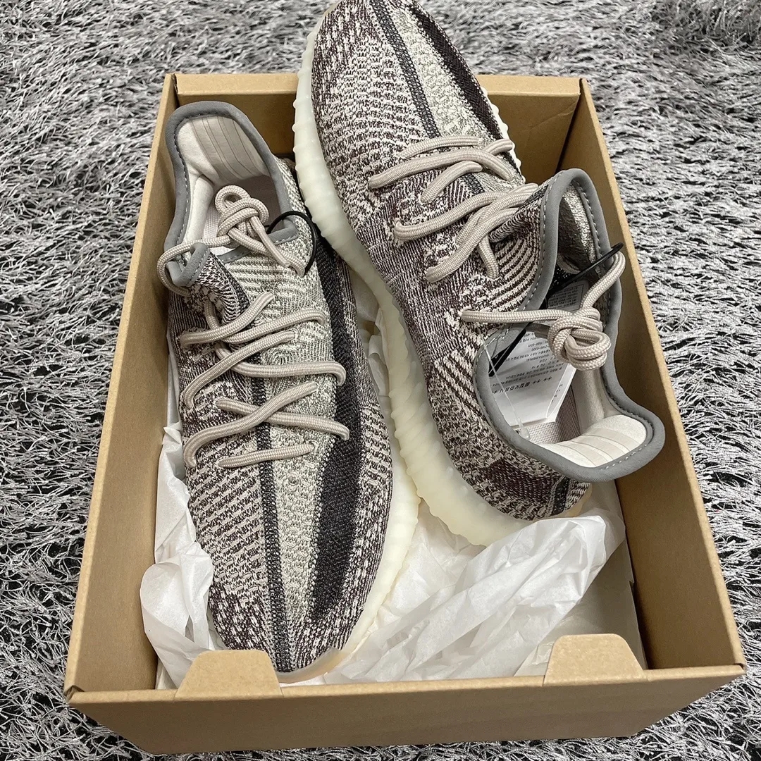 Adidas Yeezy Boost 350 V2 Zyon 착용 스타일 - 3